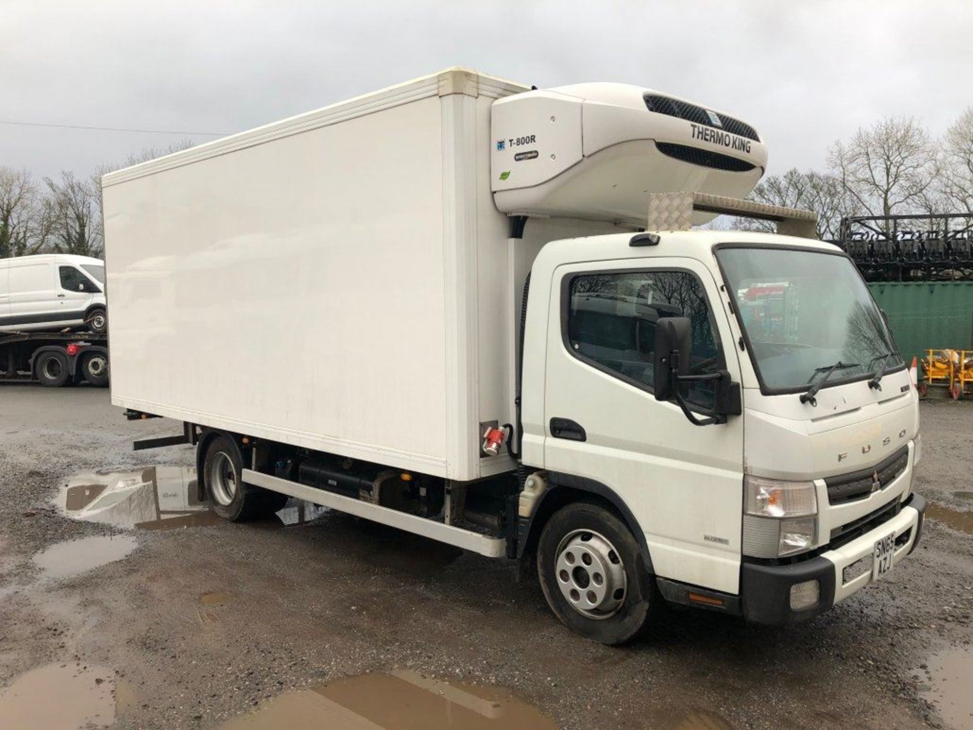 2015 Euro 6 Mitsubishi Canter 7.5t Fridge Truck (Dual Zone Fridge) - Image 2 of 13