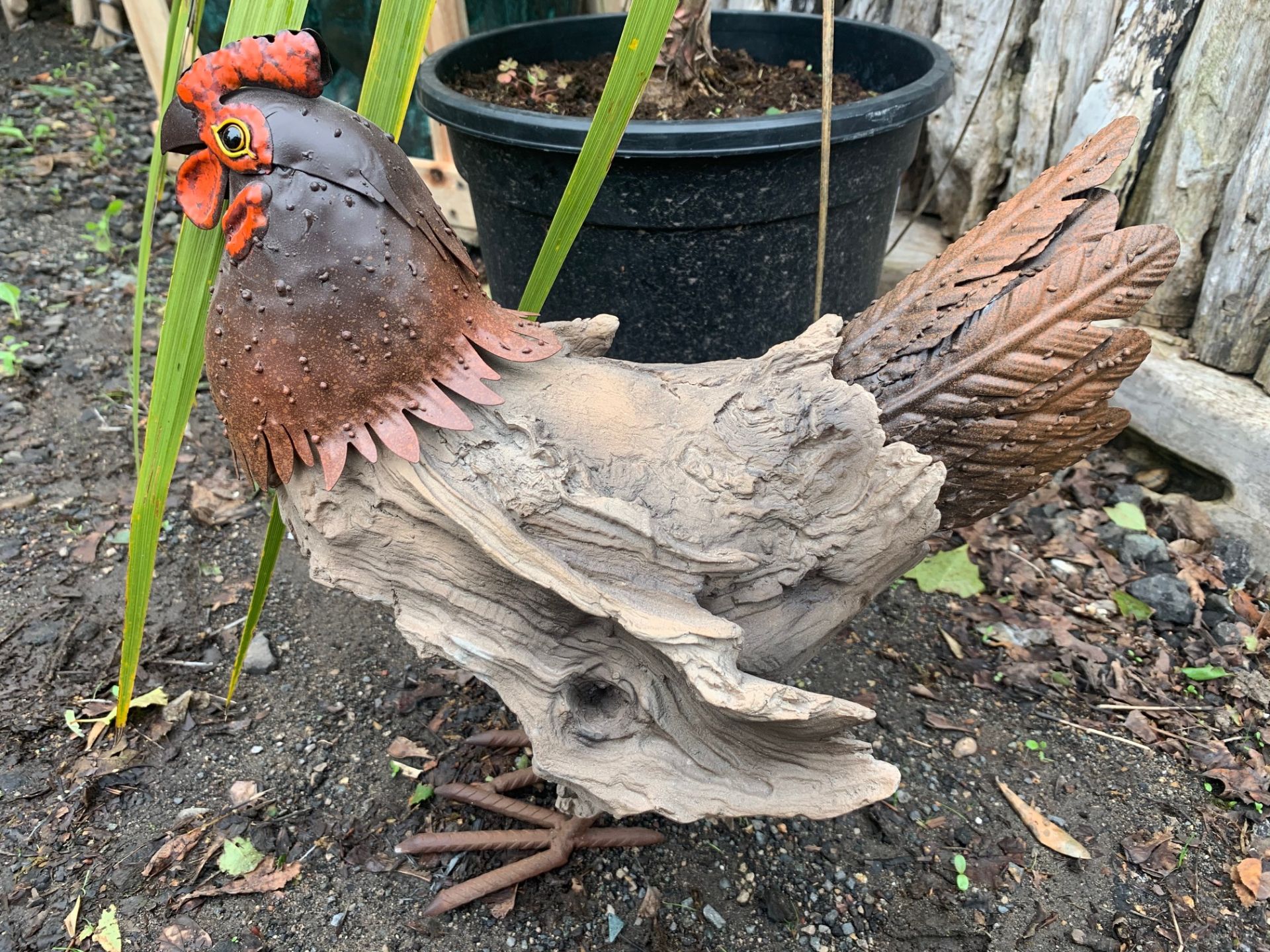 NEW FABRICATED BOXED RUSTIC CHICKEN