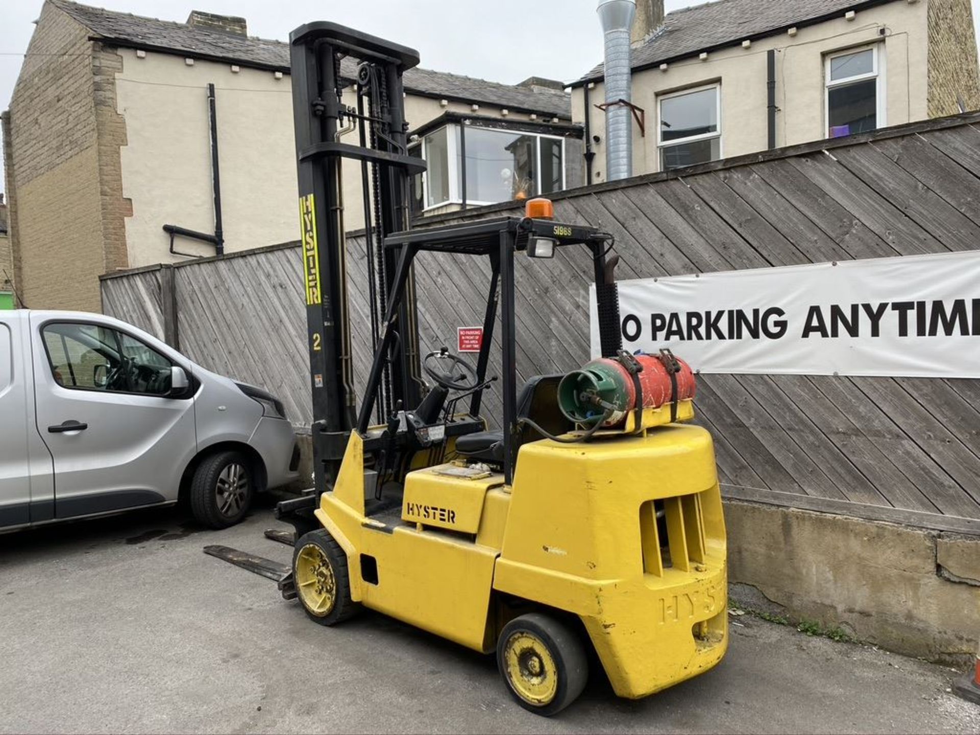 1999 HYSTER S4.00XL 4T LPG COUNTER BALANCE FORK TRUCK - Image 3 of 8