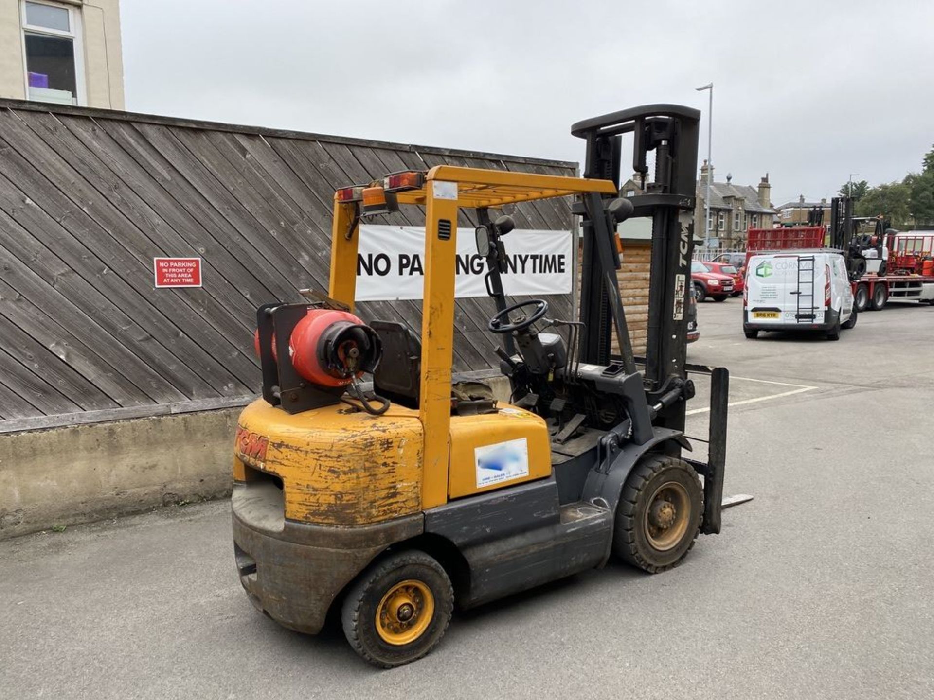 1999 TCM FG25N5T 2.5T LPG COUNTER BALANCE FORK TRUCK - Image 3 of 13