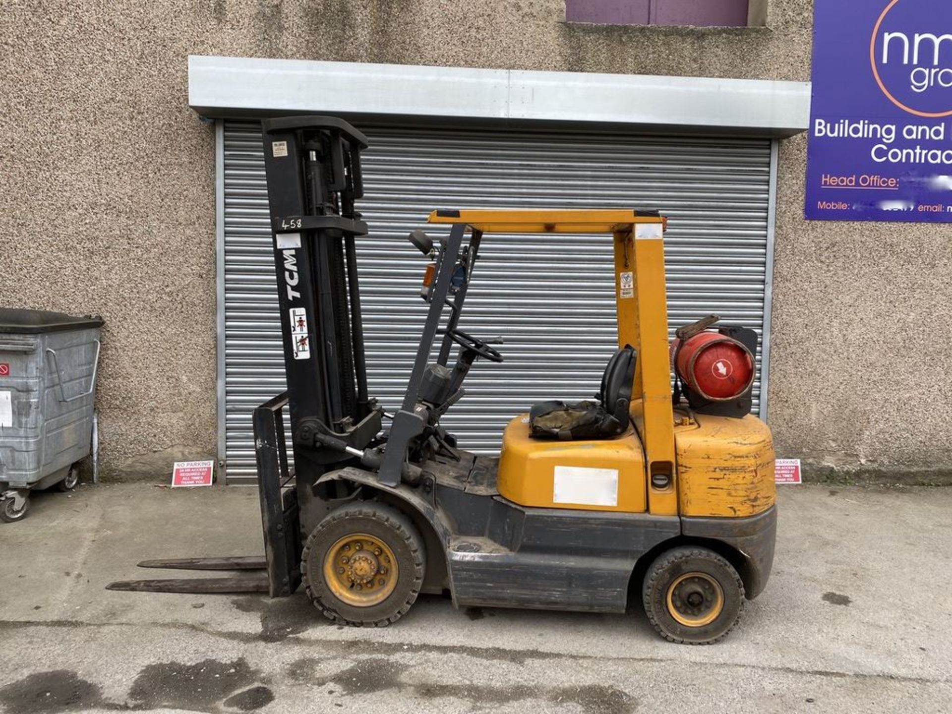 1999 TCM FG25N5T 2.5T LPG COUNTER BALANCE FORK TRUCK - Image 4 of 13