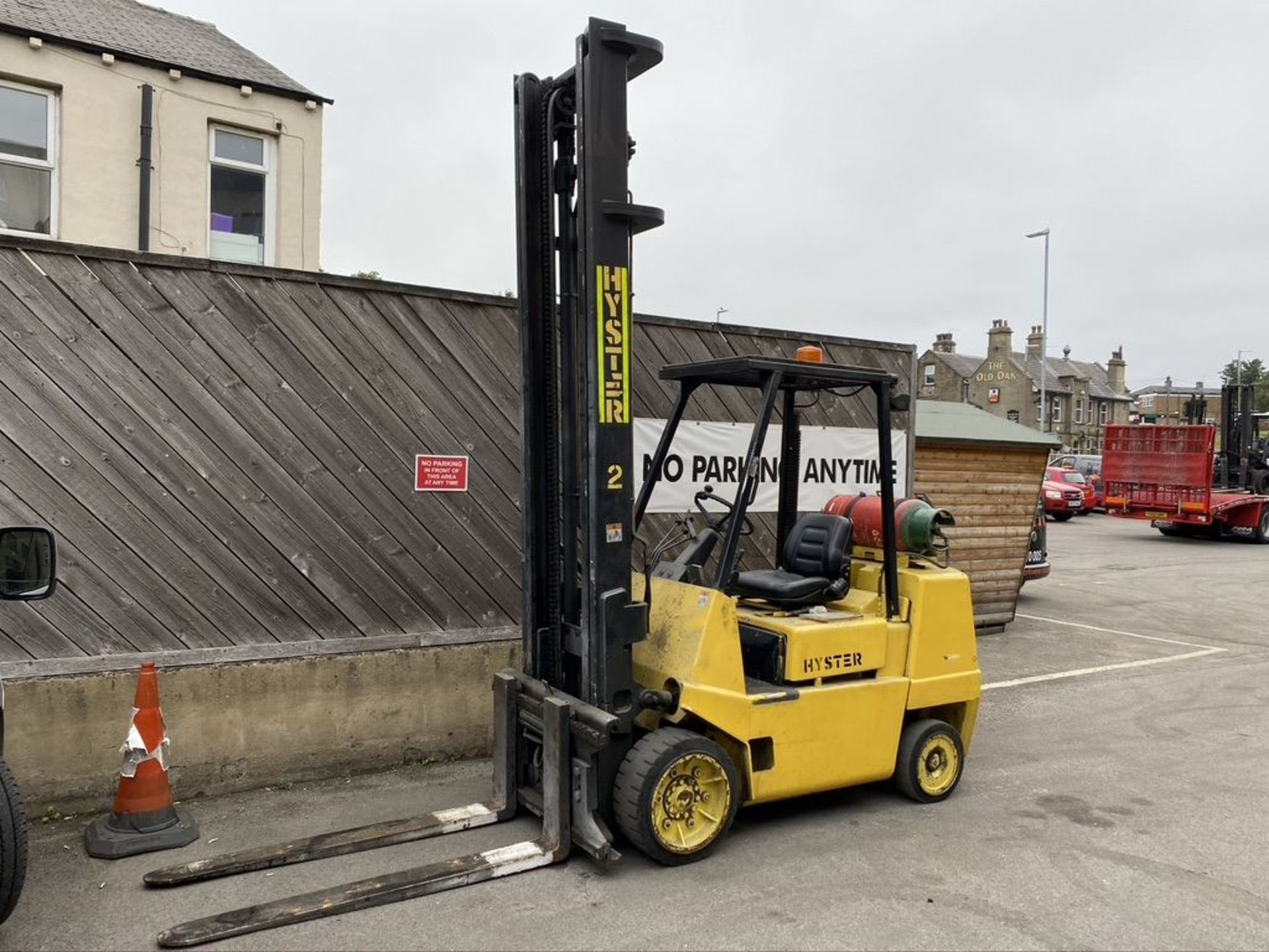 1999 HYSTER S4.00XL 4T LPG COUNTER BALANCE FORK TRUCK - Image 2 of 8