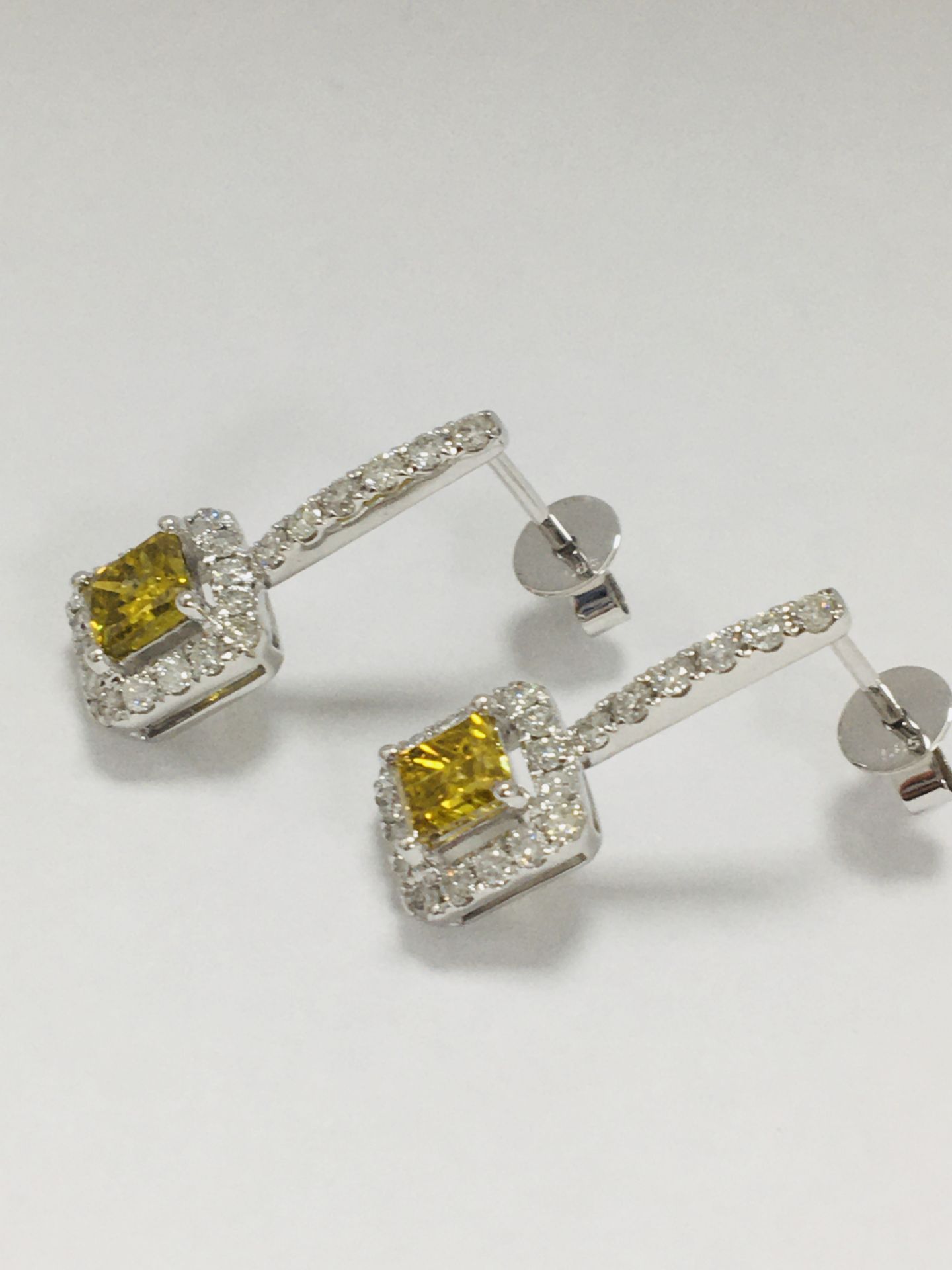 14Ct White Gold Diamond Drop Earrings - Image 2 of 8