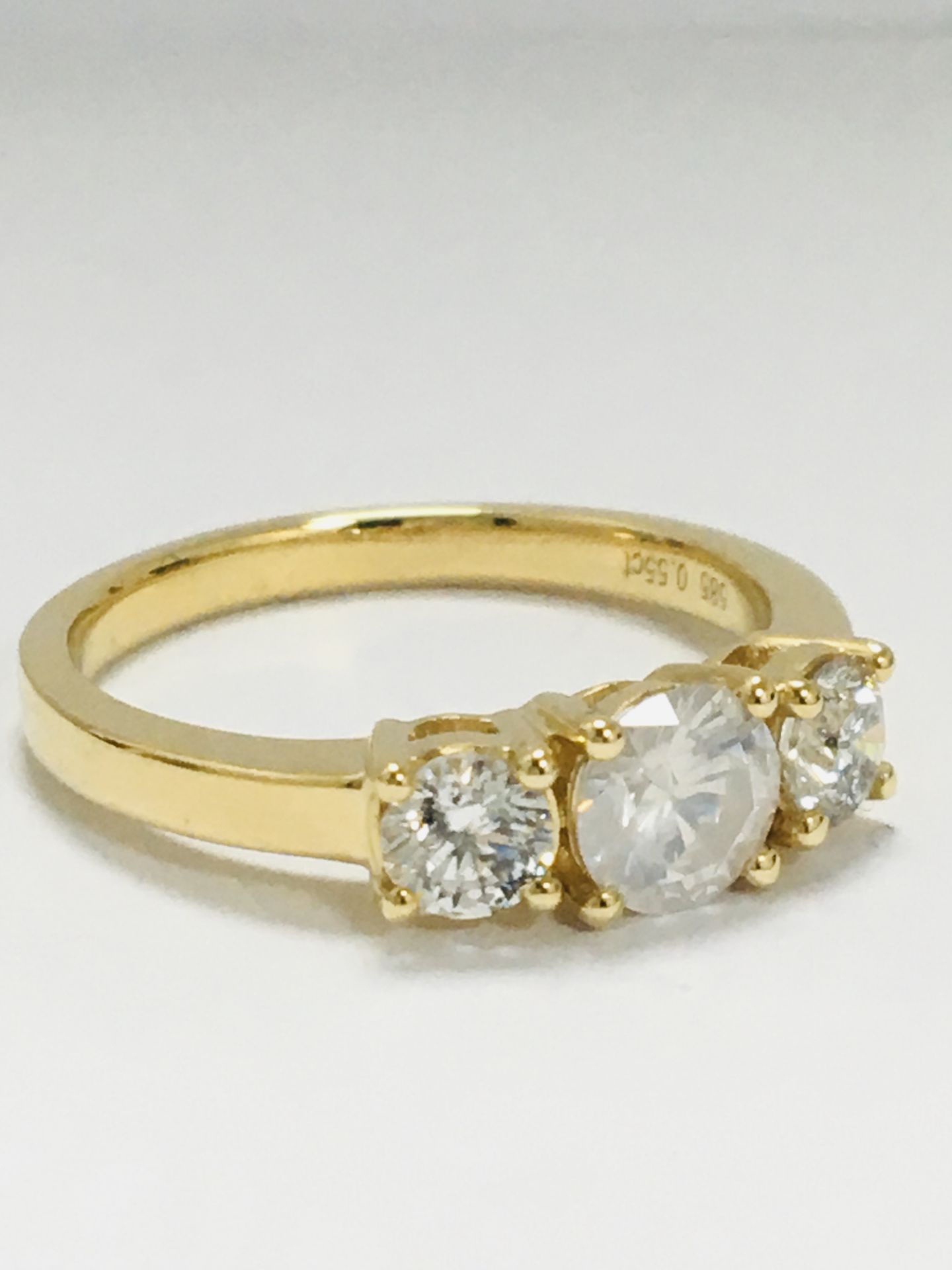 14Ct Yellow Gold Diamond Trilogy Ring - Image 7 of 10