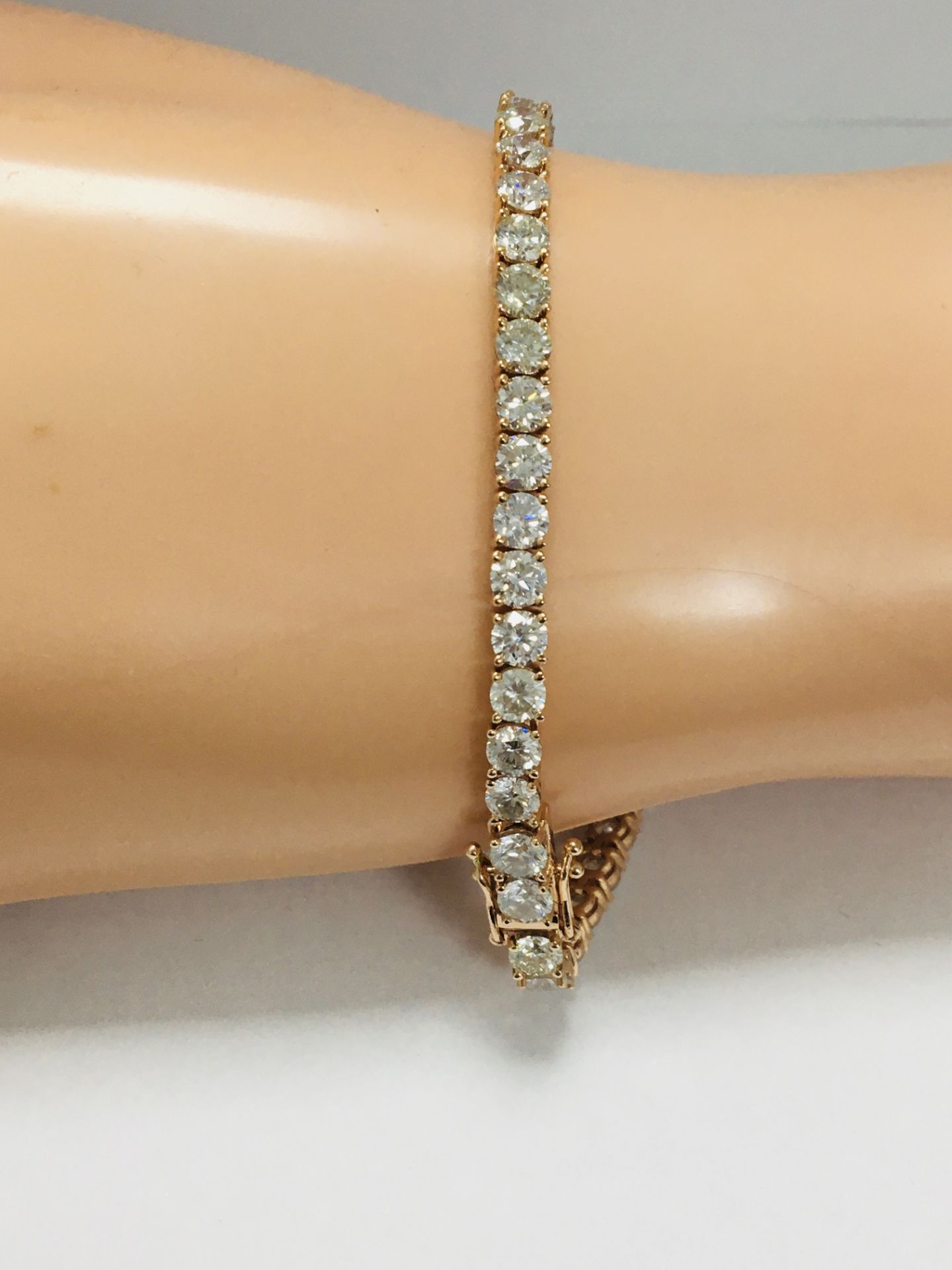 14Ct Rose Gold Diamond Tennis Bracelet - Image 16 of 20