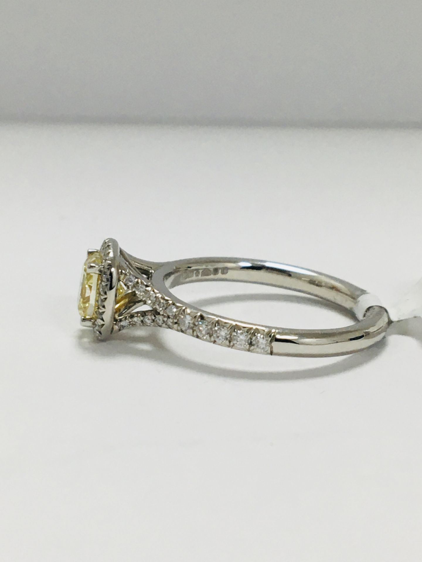 18Ct White Gold Diamond Ring - Image 2 of 6