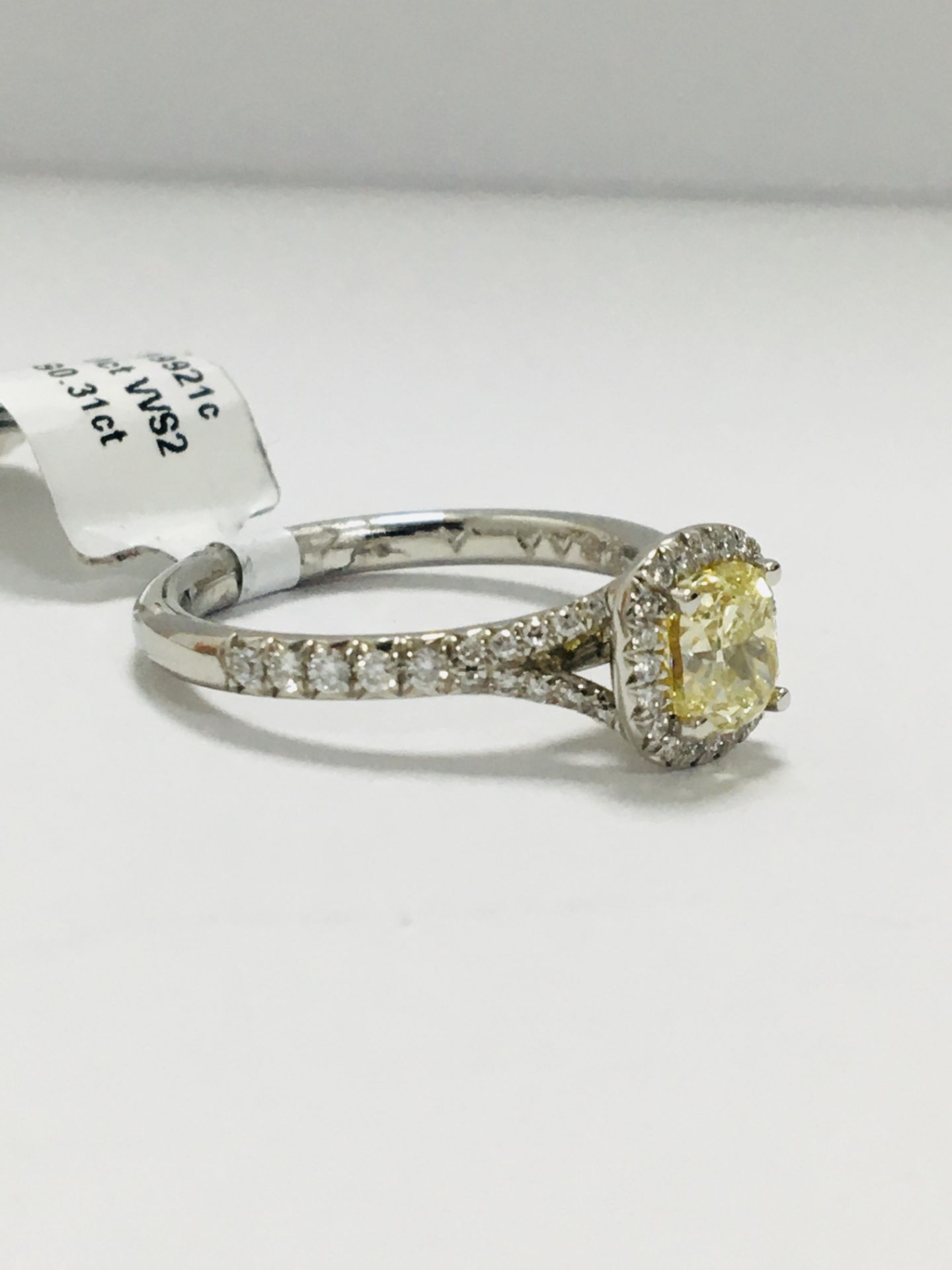 18Ct White Gold Diamond Ring - Image 4 of 6