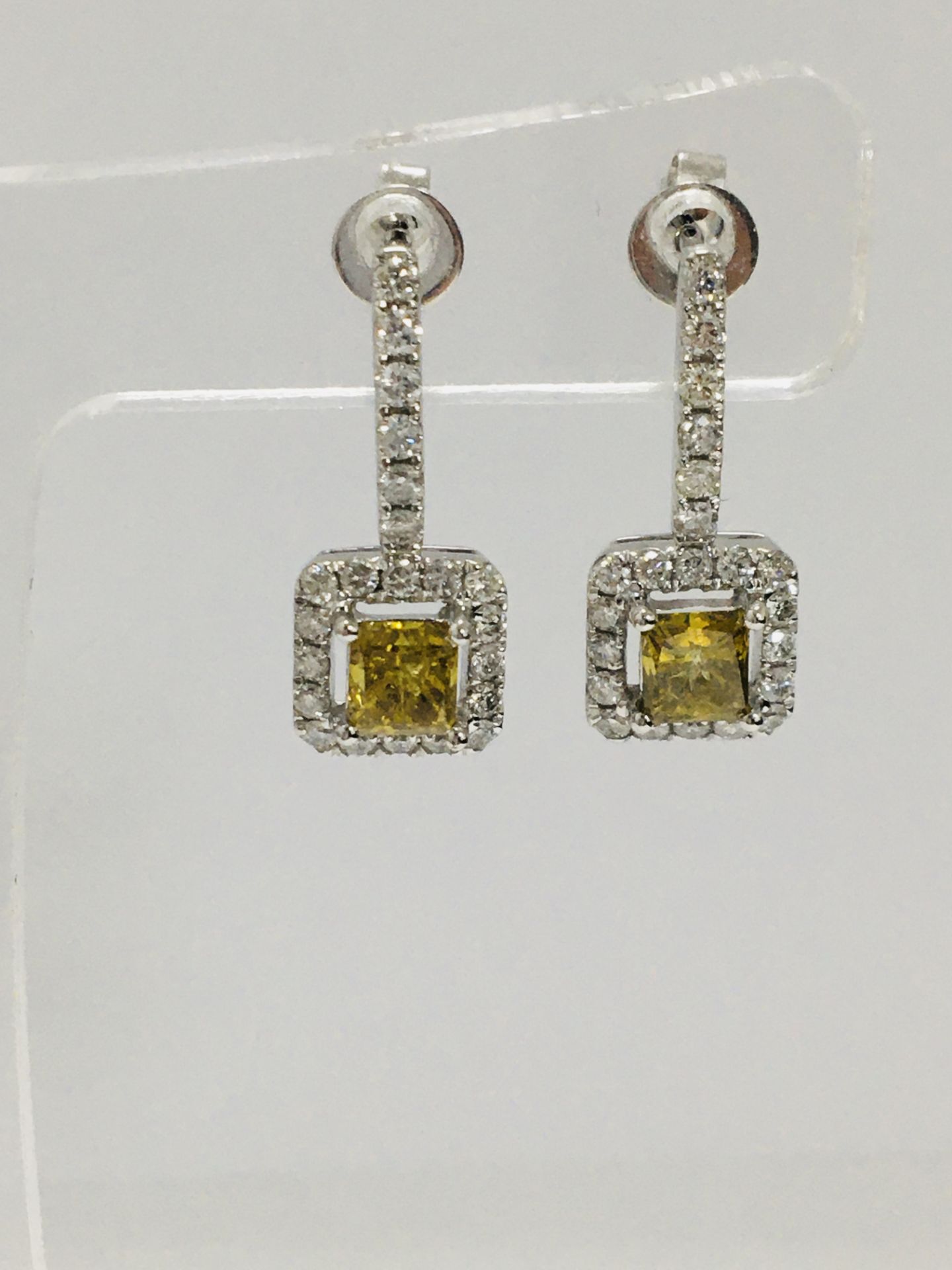 14Ct White Gold Diamond Drop Earrings - Image 4 of 8