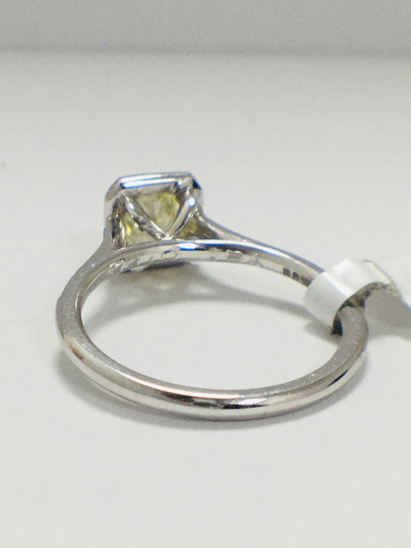 18Ct White Gold Diamond Ring - Image 6 of 10