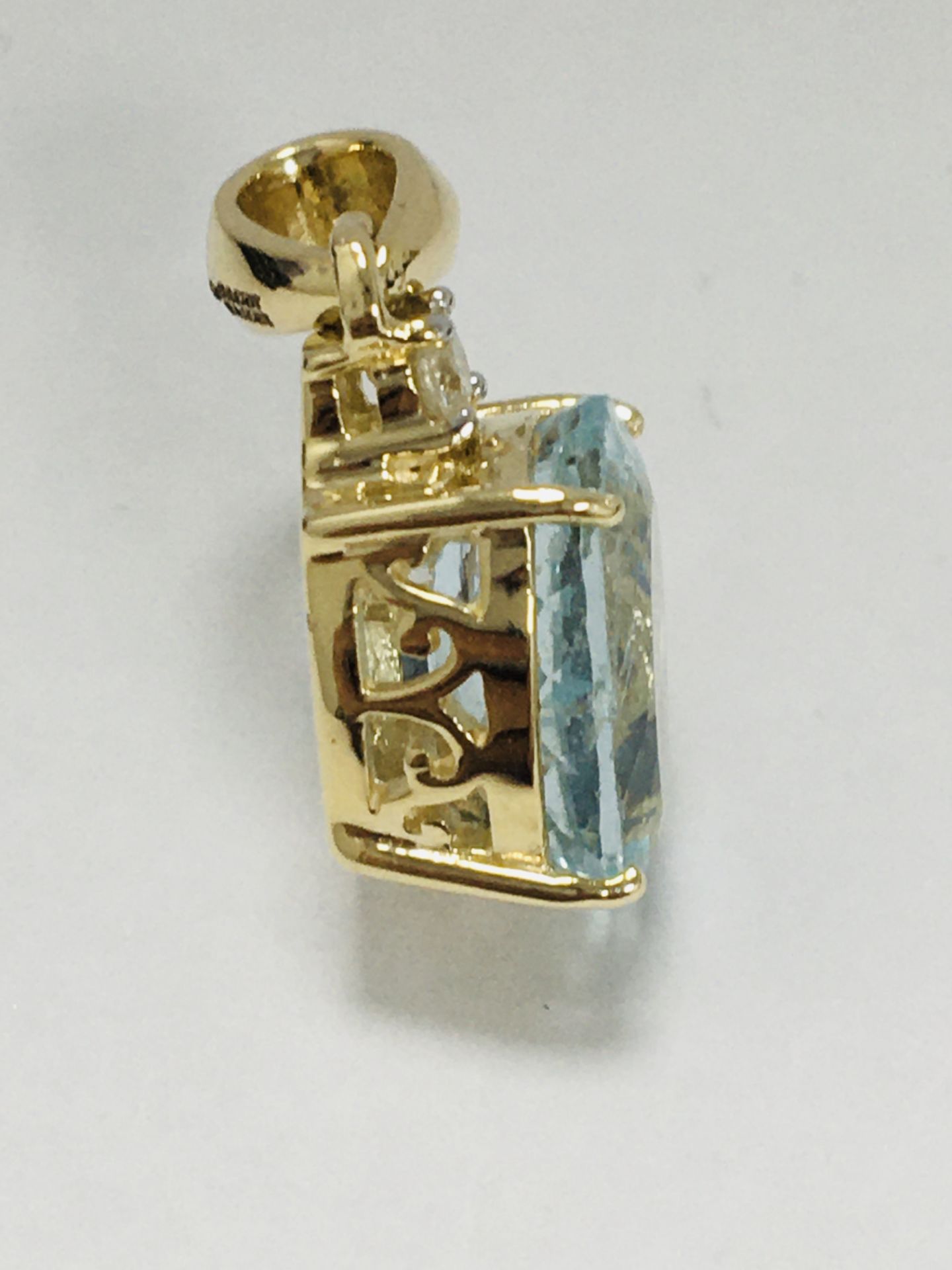 14Ct Yellow Gold Aquamarine And Diamond Pendant - Image 6 of 10