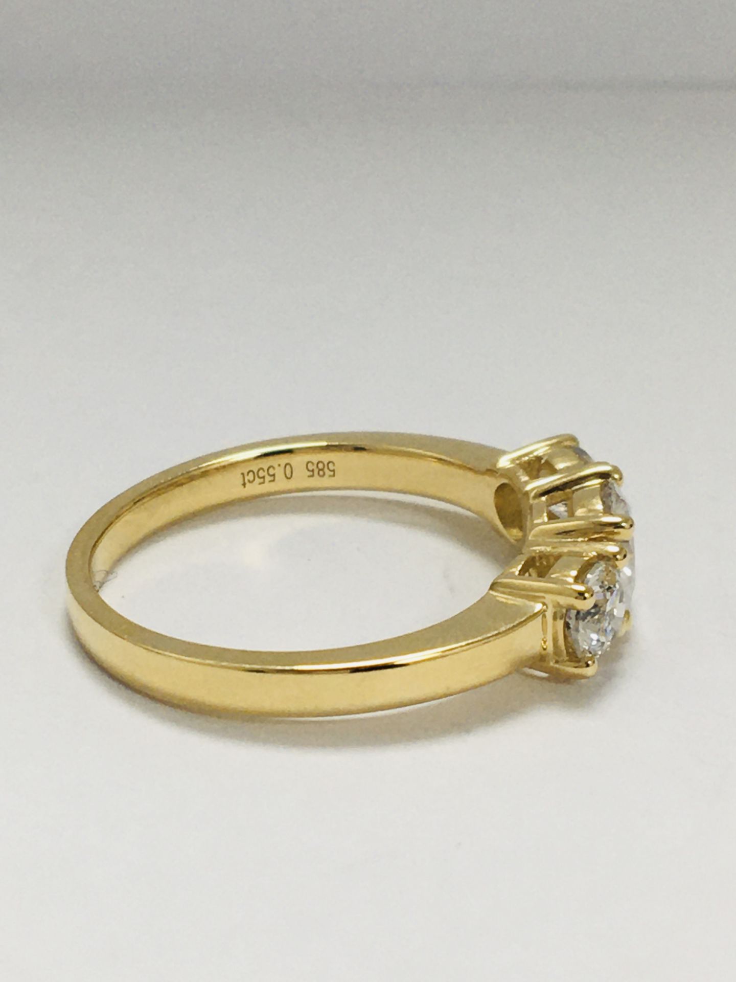 14Ct Yellow Gold Diamond Trilogy Ring - Image 5 of 10