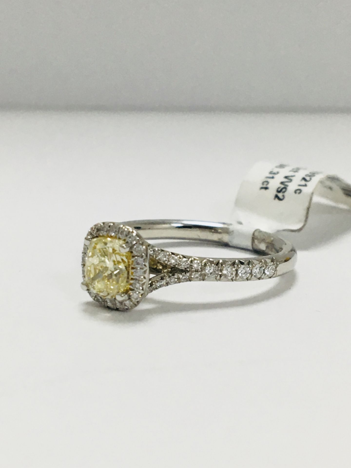 18Ct White Gold Diamond Ring