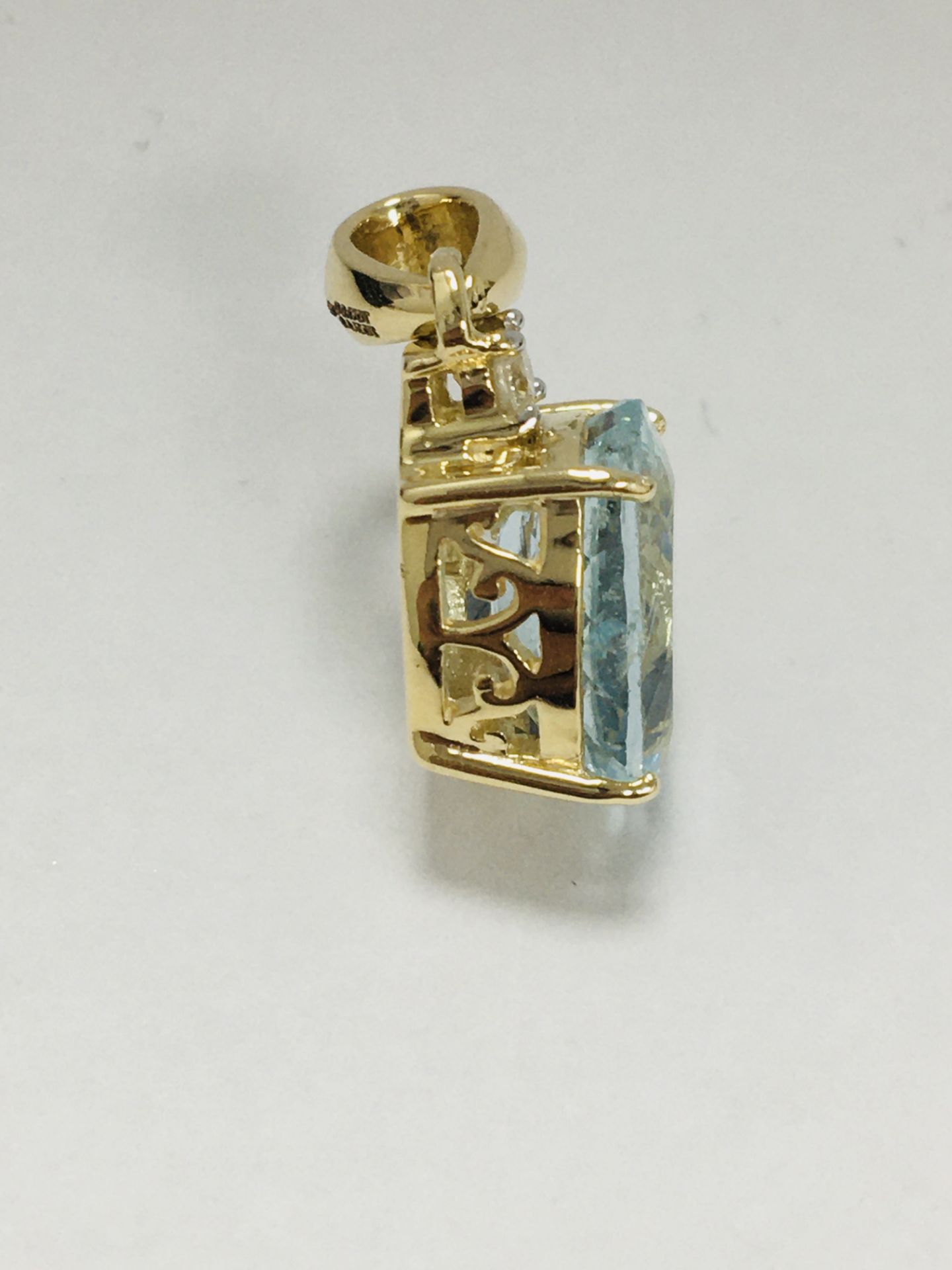 14Ct Yellow Gold Aquamarine And Diamond Pendant - Image 7 of 10