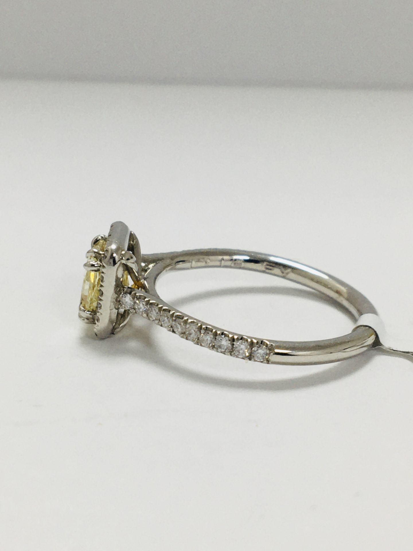 18Ct White Gold Halo Style Diamond Ring - Image 7 of 8
