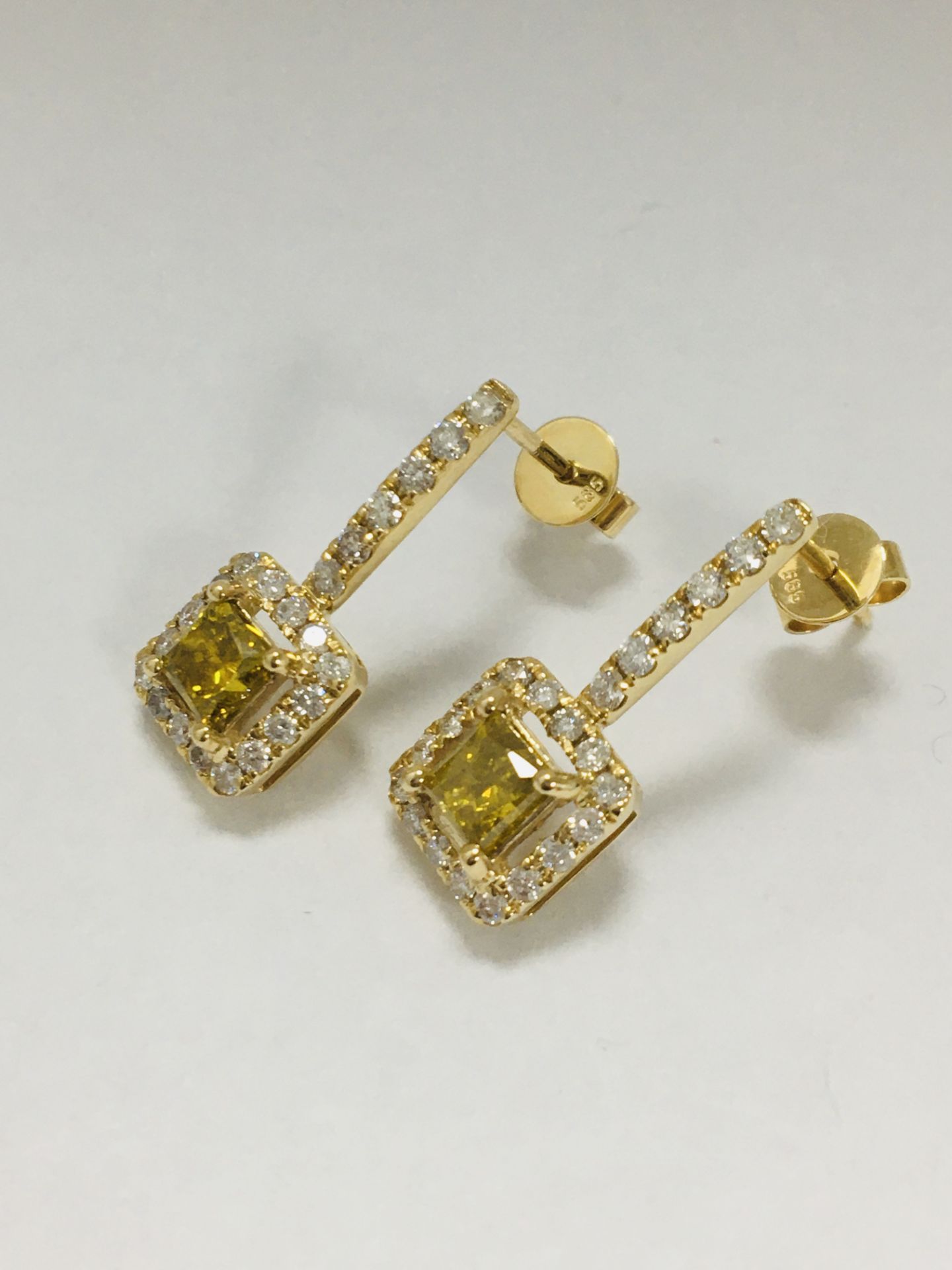 14Ct Yellow Gold Diamond Drop Earrings - Image 3 of 11