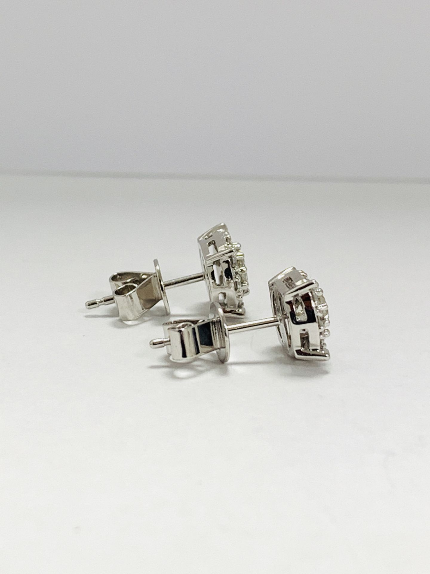 950 Platinum Pair Of Earrings - Image 5 of 9