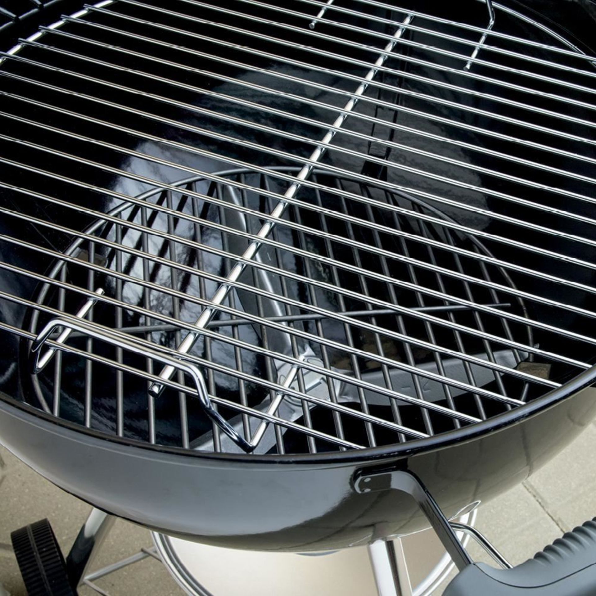 Weber 22 inch Original Kettle Charcoal Grill in Black - Image 2 of 3