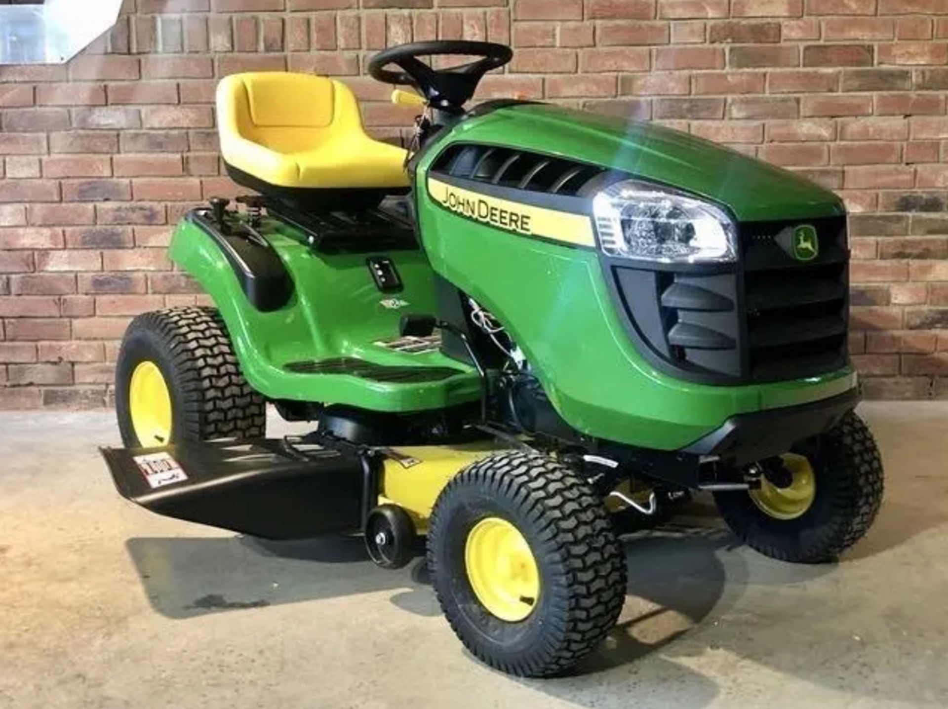 John Deere 42 inch Ride On Tractor Mower