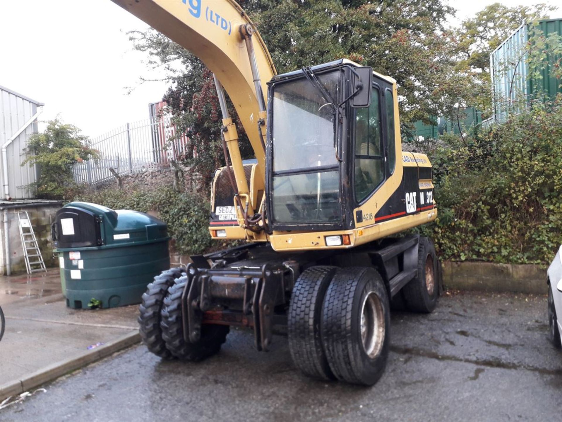 2002 Cat M312 Rubber Duck. fitted with Bucket - Image 2 of 14