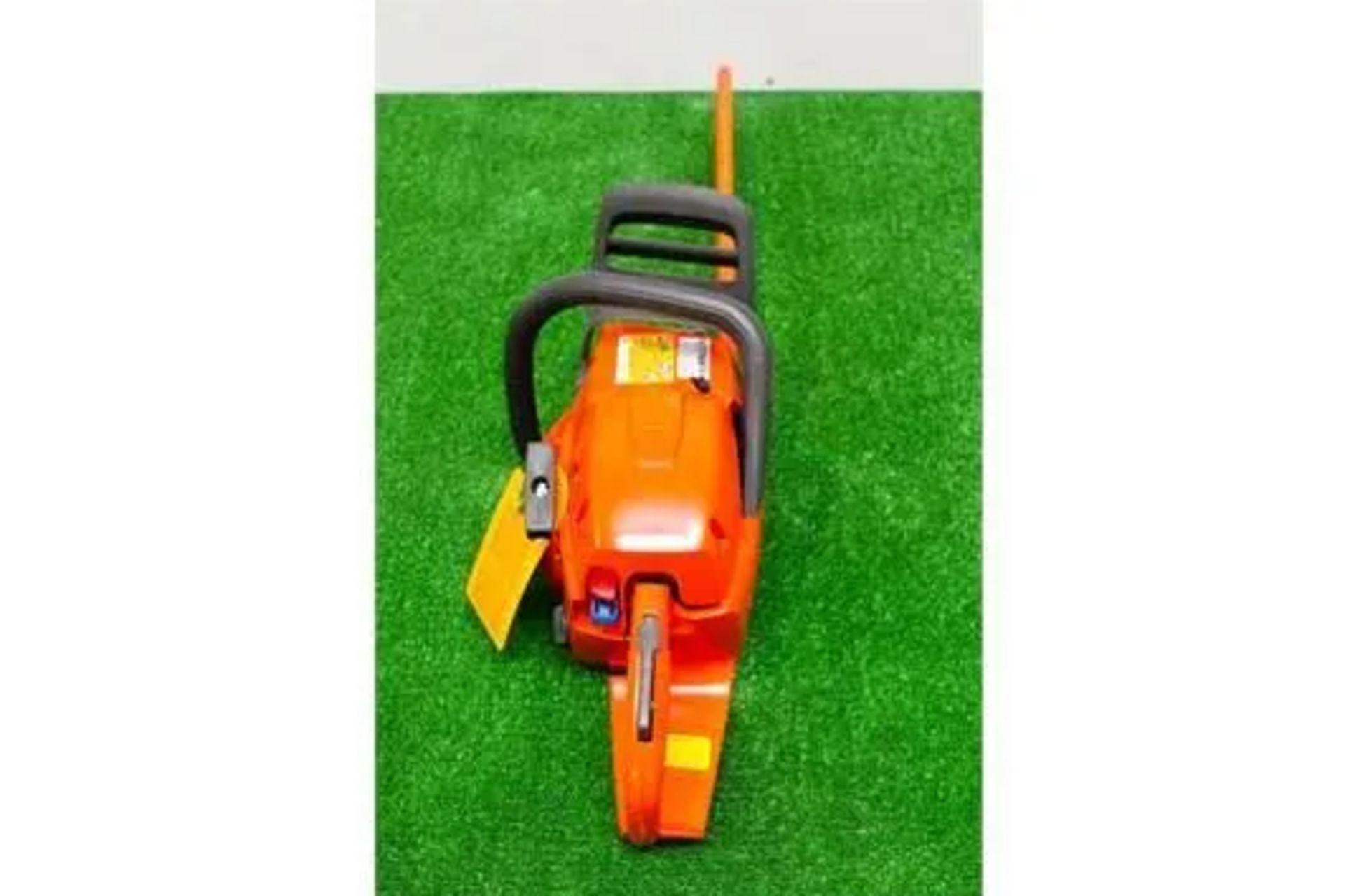 Husqvarna 20inch Petrol Chainsaw - 50.2CC - Image 4 of 4