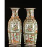 Grande paire de vases en porcelaine de canton 19ème - Région: Chine - Epoque: [...]
