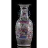 Chine Grand vase en porcelaine de chine famille rose fin décor de personnages 19ème [...]