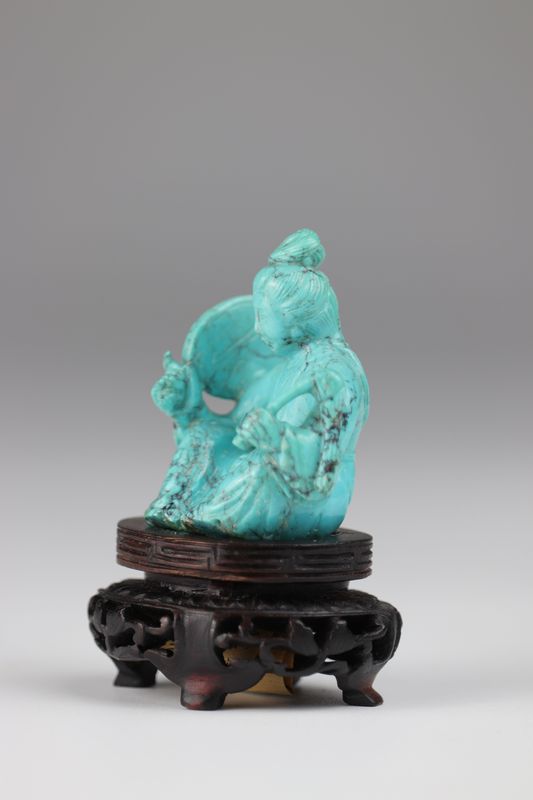 Chine turquoise sculptée d'une jeune femme socle en bois 20ème - Dimensions: [...] - Image 5 of 5