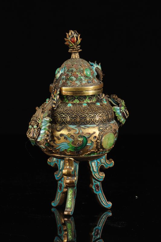 Brûle parfum tripode en bronze et émaux cloisonnés, incrustations de jade. CHINE, [...] - Image 4 of 6