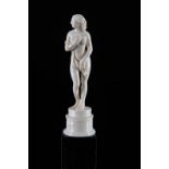 France jeune femme dénudée en ivoire sculpté travail probablement Dieppois - [...]