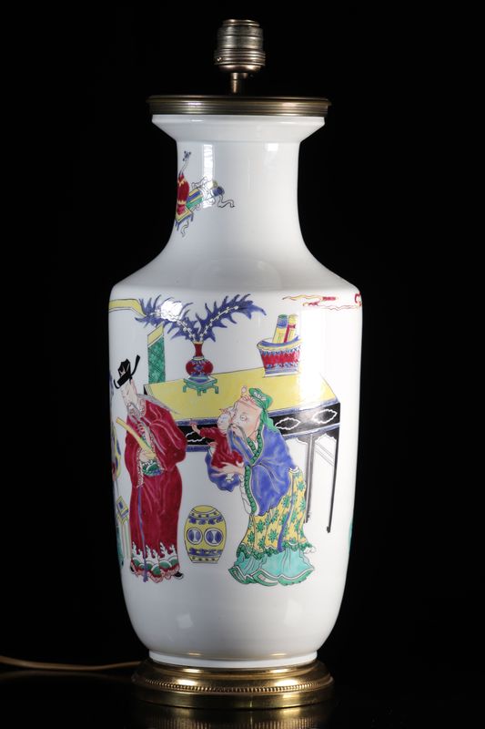 Chine vase en porcelaine à décor de personnages 20ème (monté en lampe) - [...] - Image 2 of 4