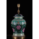 Chine potiche en porcelaine de chine à décor floral 19ème (montée en lampe) - [...]