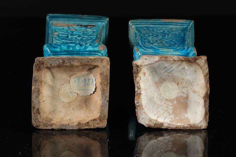 Paire de vases en grès émaillé bleu (accidentés) . CHINE, époque Ming - [...] - Image 5 of 7