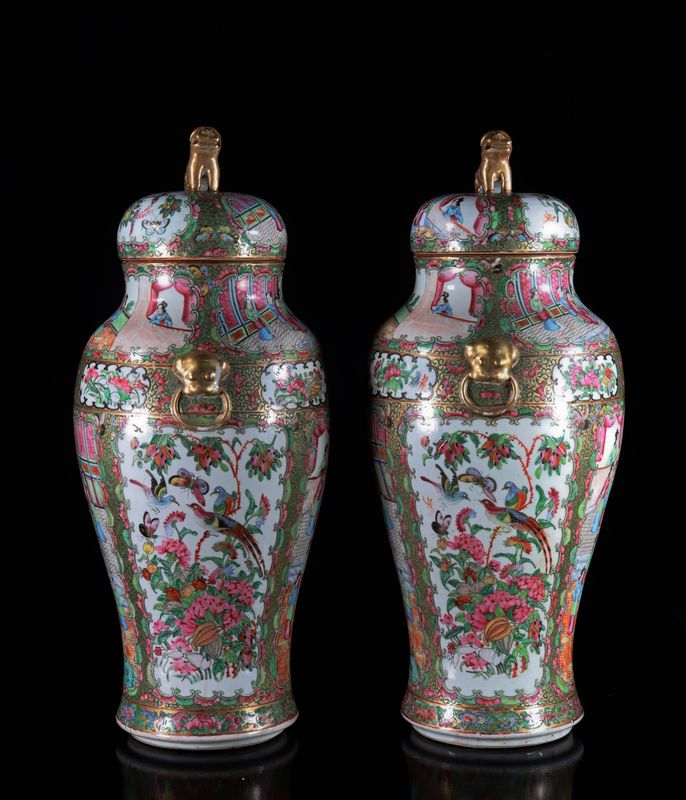 Chine Grande paire de vases couverts en porcelaine de Canton décor de personnages [...] - Image 2 of 6