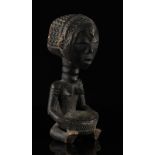 Afrique Congo porteuse de coupe Luba en bois léger belle patine d'usage début du [...]