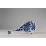 Cuillère blanc bleu en porcelaine ,Chine fin 19ème - Dimensions: L=180mm l=80mm - [...]