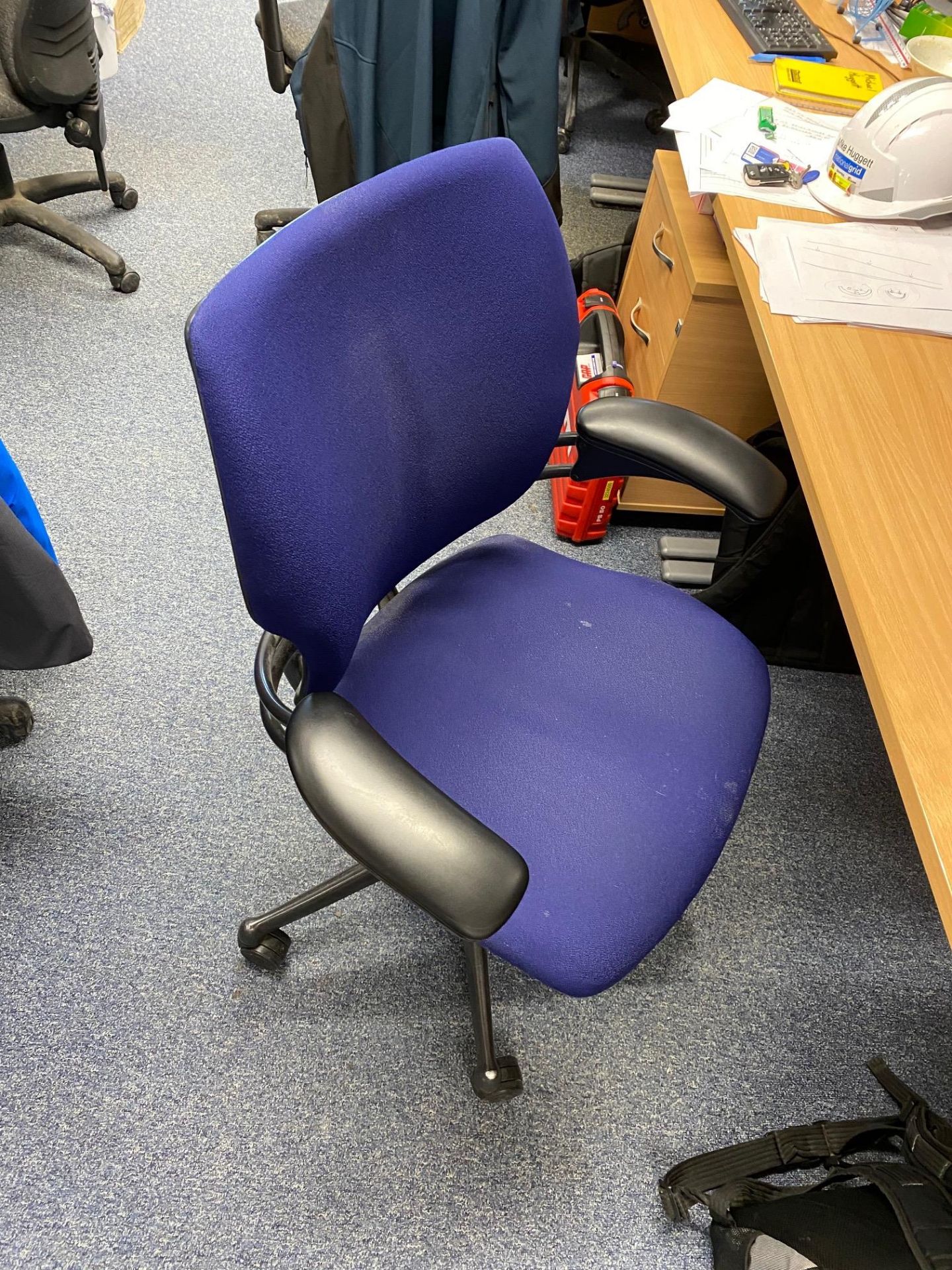 100x Office Chairs, Various Colours, to include: Purple Office Chairs on Five Star Base with - Image 3 of 4