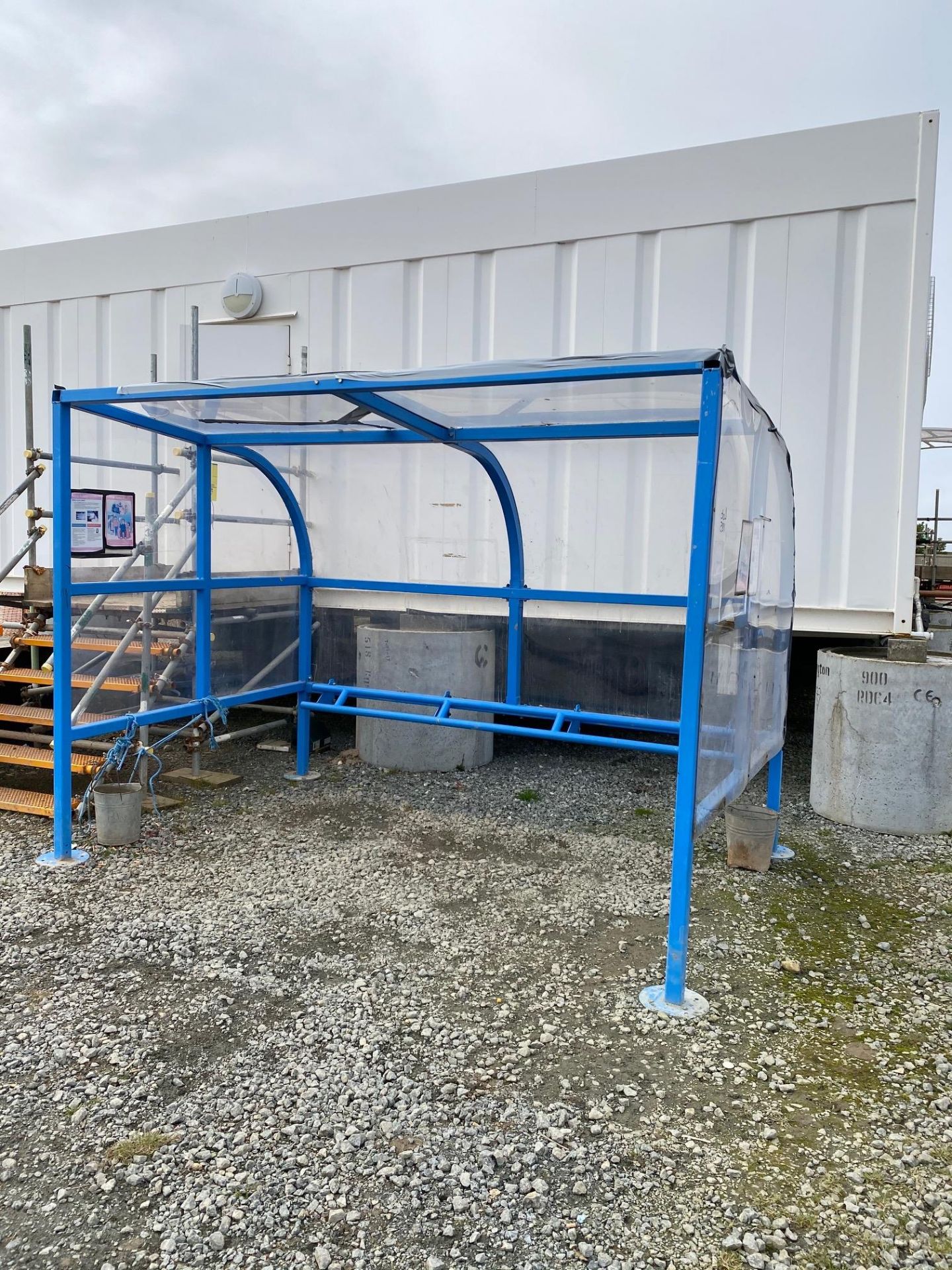 Smoking Shelter Blue Finished Steel Construction, Perch Rail Seat, with Clear Polycarbonate Panels - Image 2 of 3