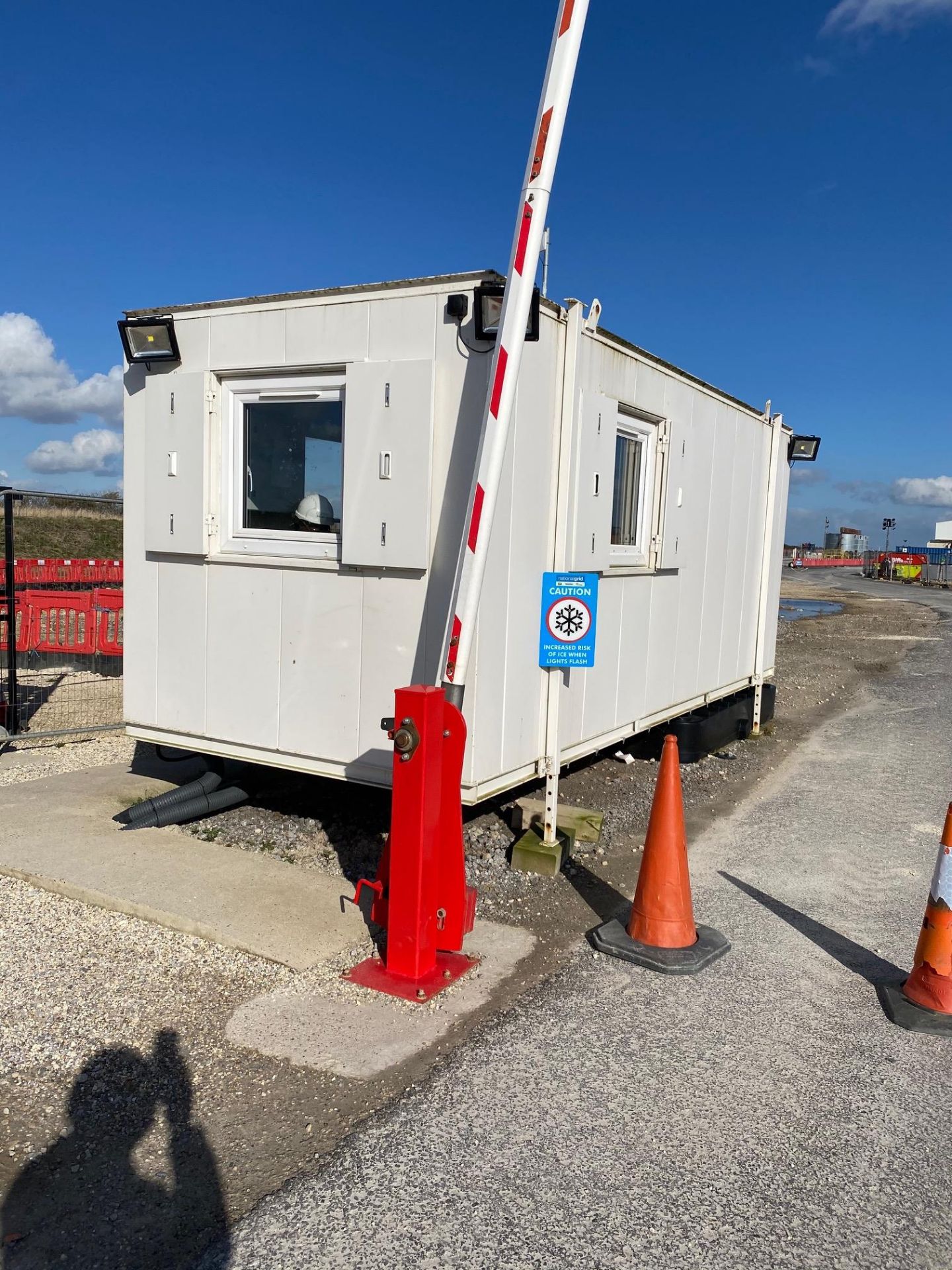 AV Danzer, Portable Jackleg Security Cabin with Toilet, Single Access Door, Windows and Shutters, - Image 5 of 5