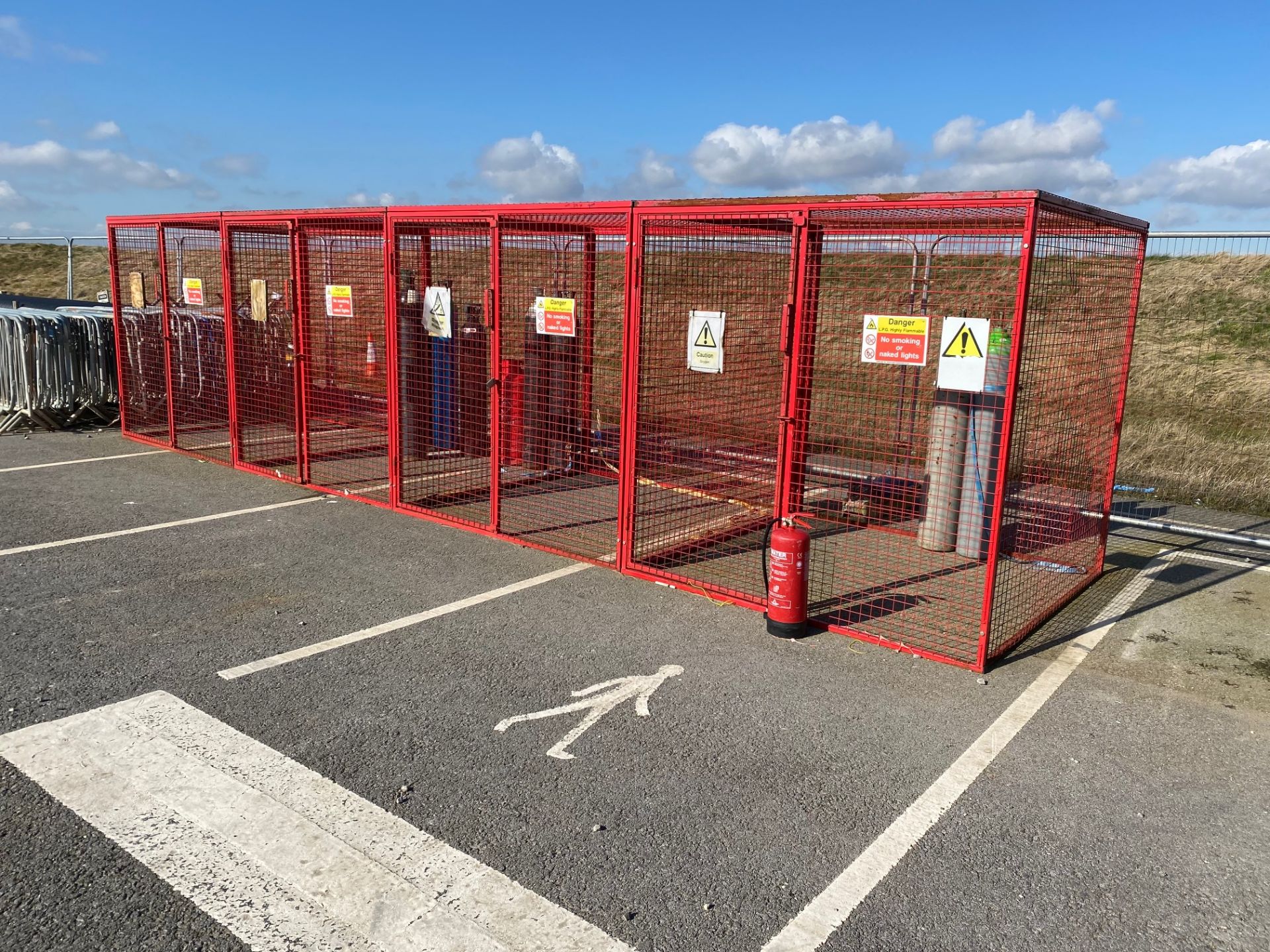 4x metal Gas Bottle Storage Cages with Lockable Double Doors, 2m x 2m x 2m (Location of Lot East - Image 2 of 5