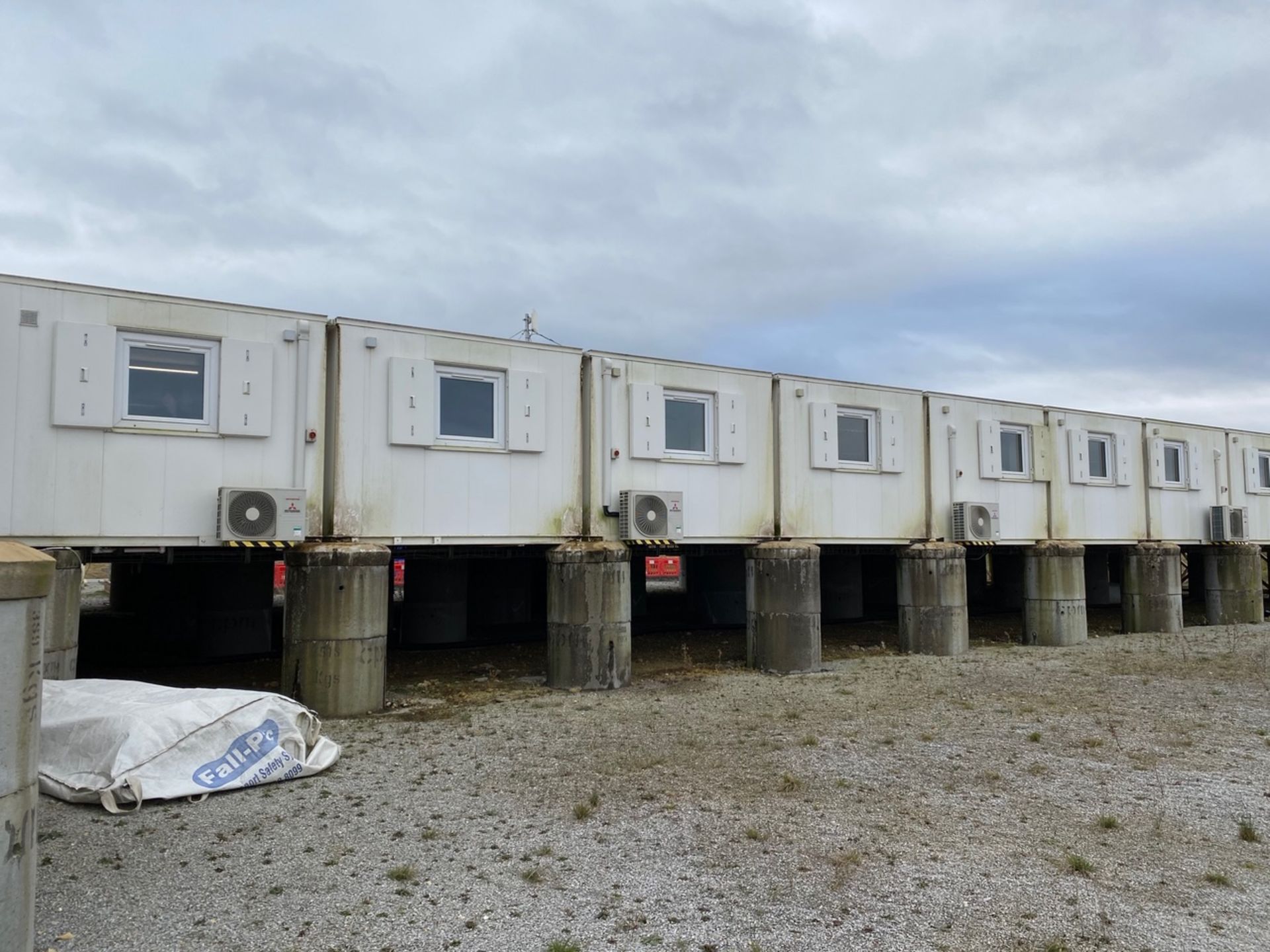 AV Danzer, Accommodation Office Block Cabins Consisting of "T" Shaped Site Main Office Constructed - Image 2 of 20