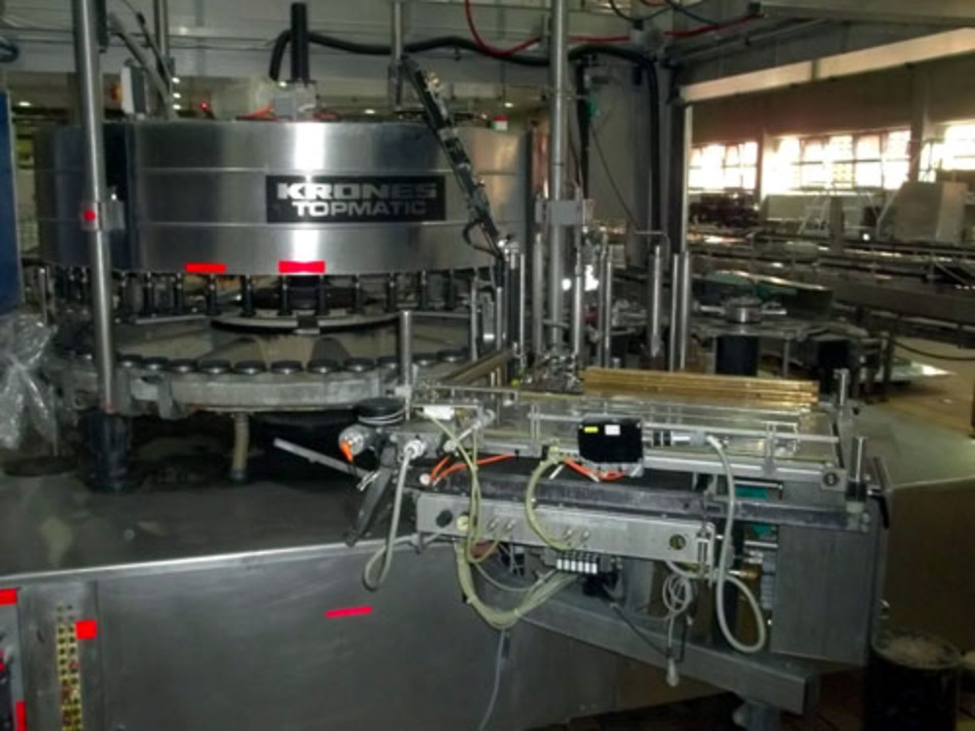 Krones Rotary Labeler, type Topmatic L-R, Max capacity 60000 returnable beer bottles 33 cl and 50 - Image 2 of 8