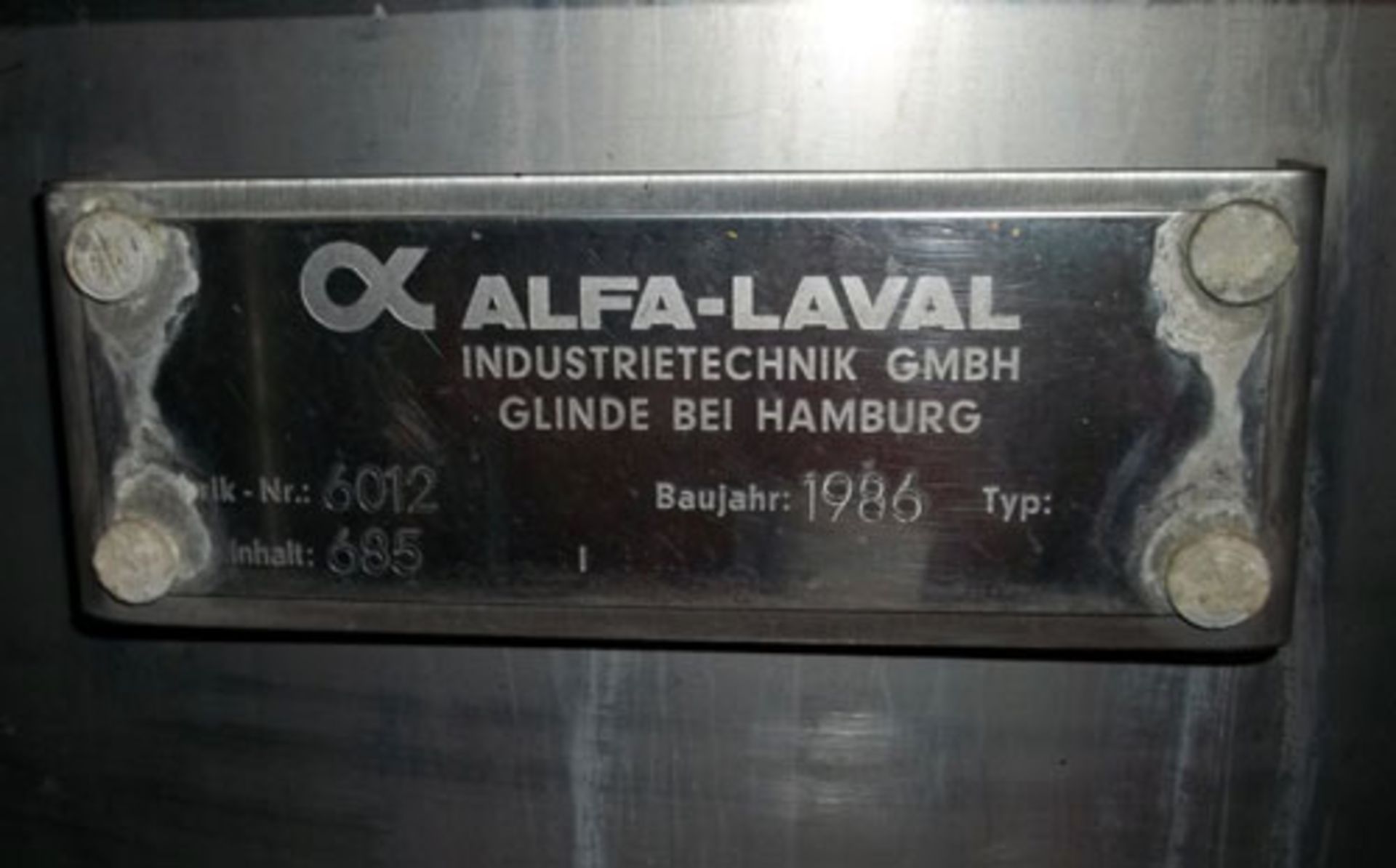 Alfa Laval 685 liters (181.2 gallon) stainless steel tank. Side agitator incl. motor and pump. On - Image 4 of 5