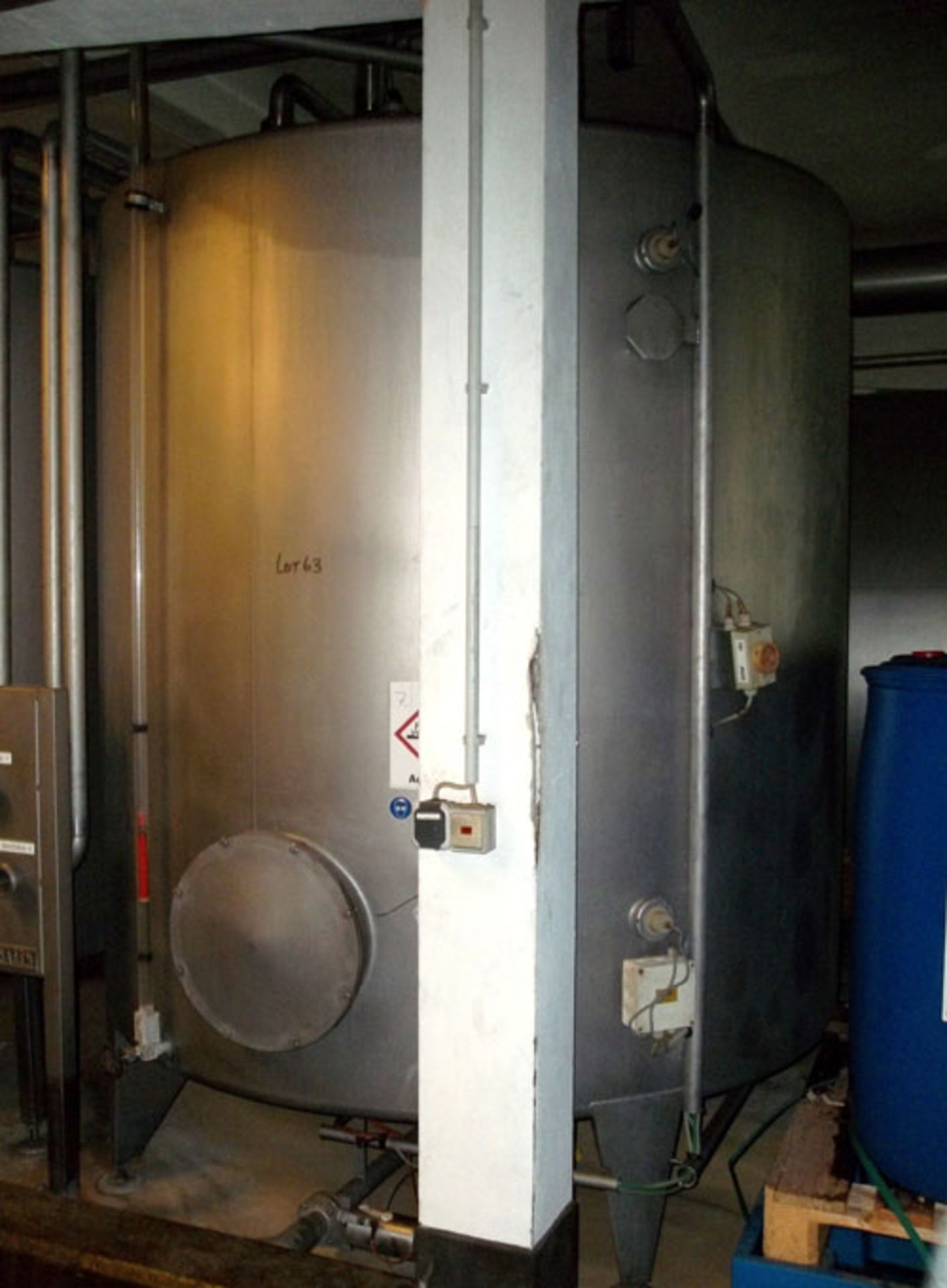 Tuchenhagen stainless steel 6100 liter (1613.7 gallon) capacity tank on legs. New 1995 ( - Image 2 of 2