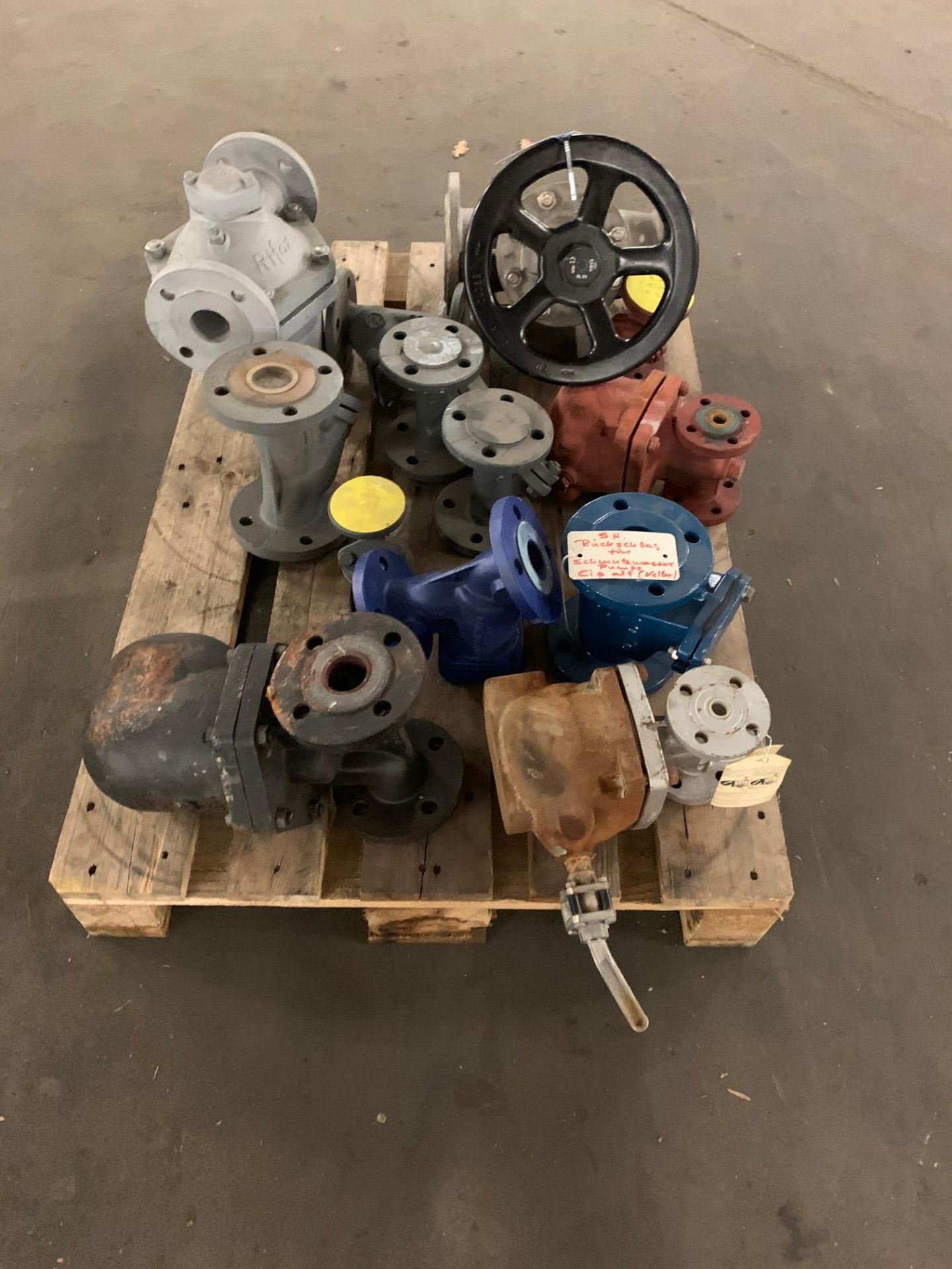 1 x Euro pallet with valves and connections. - Image 2 of 3