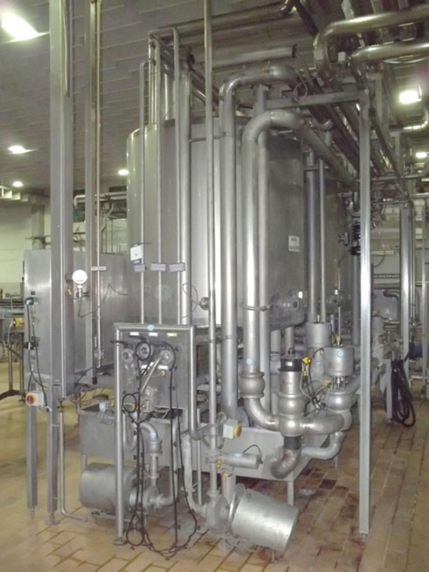 APV CIP System comprising of: (3) APV stainless steel tanks, type Heisswassertank, 529 gallon/2000- - Image 2 of 16