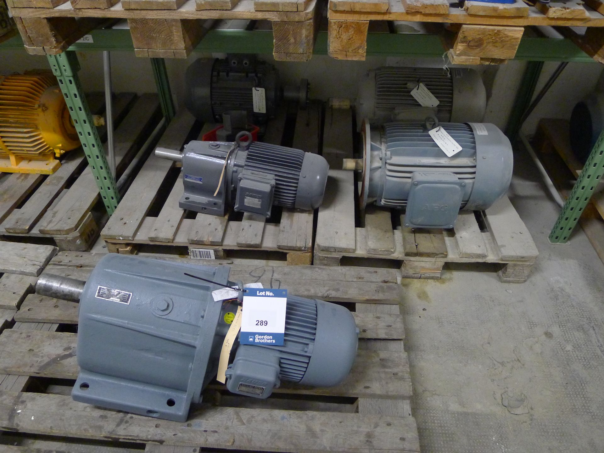 5 x Assorted AEG/Baur Motors (Dismantling and Loading Fee: €25)