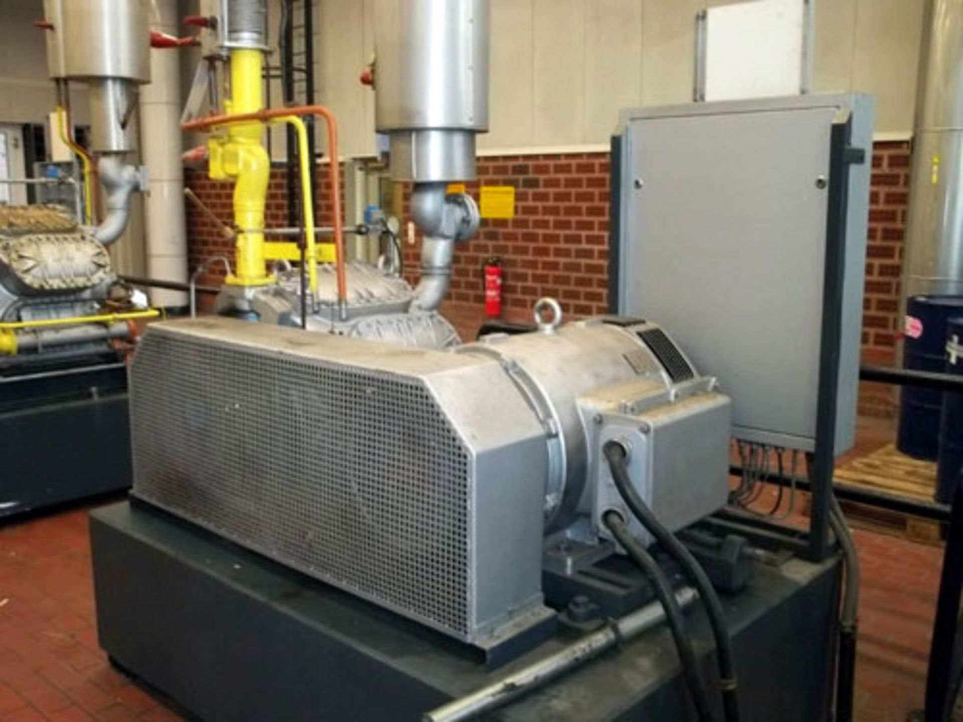 York Refrigeration Cooling Compressor, Type AAD 8170. 400 Kw (-10/+35 degrees C.), 665 m3/h. With - Image 3 of 7
