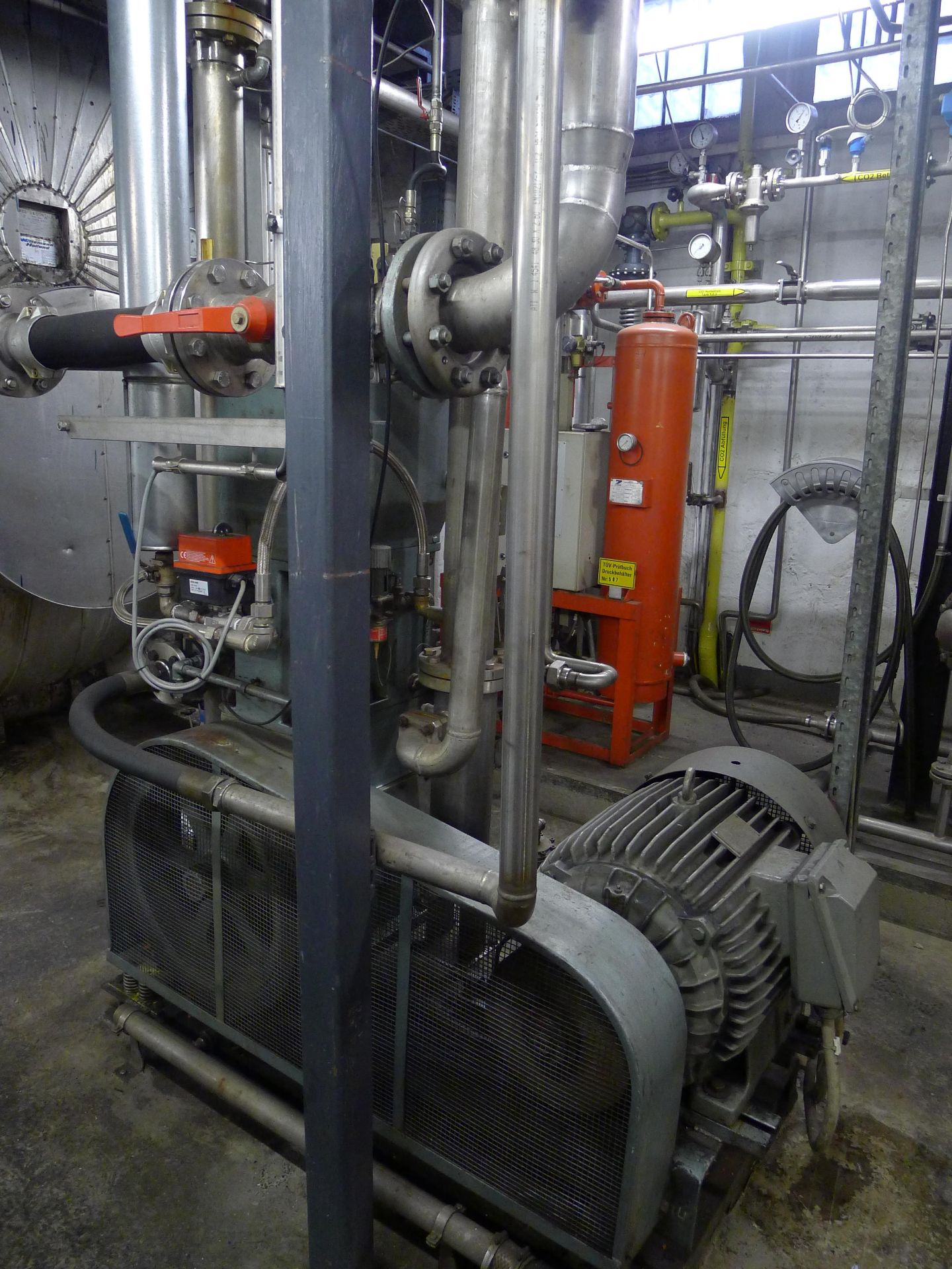 Josef Mehrer Type TZW-60 Two Stage Water Cooled Compressor S/N 612 (Dismantling and Loading Fee: € - Image 3 of 3