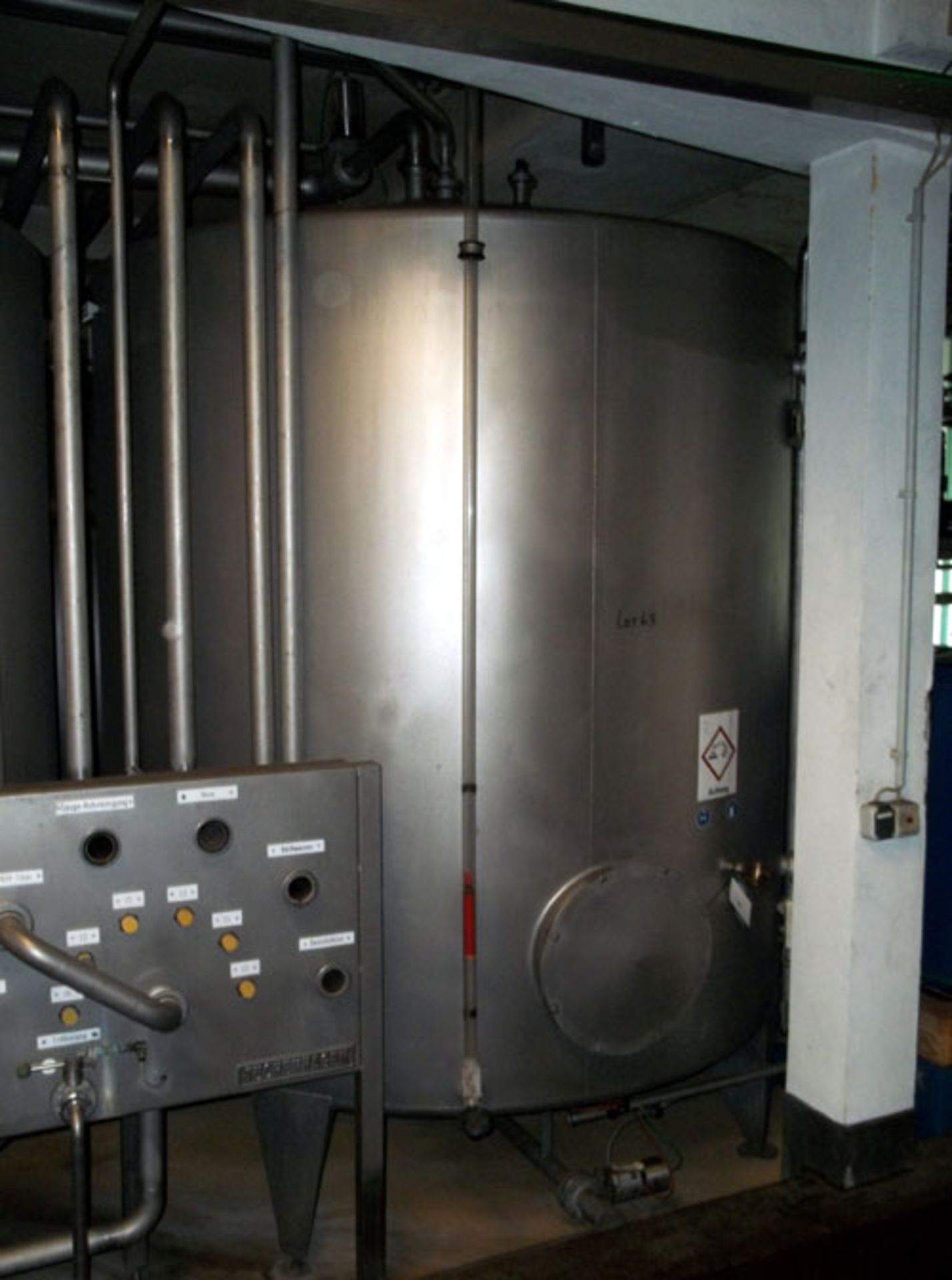 Tuchenhagen stainless steel 6100 liter (1613.7 gallon) capacity tank on legs. New 1995 (