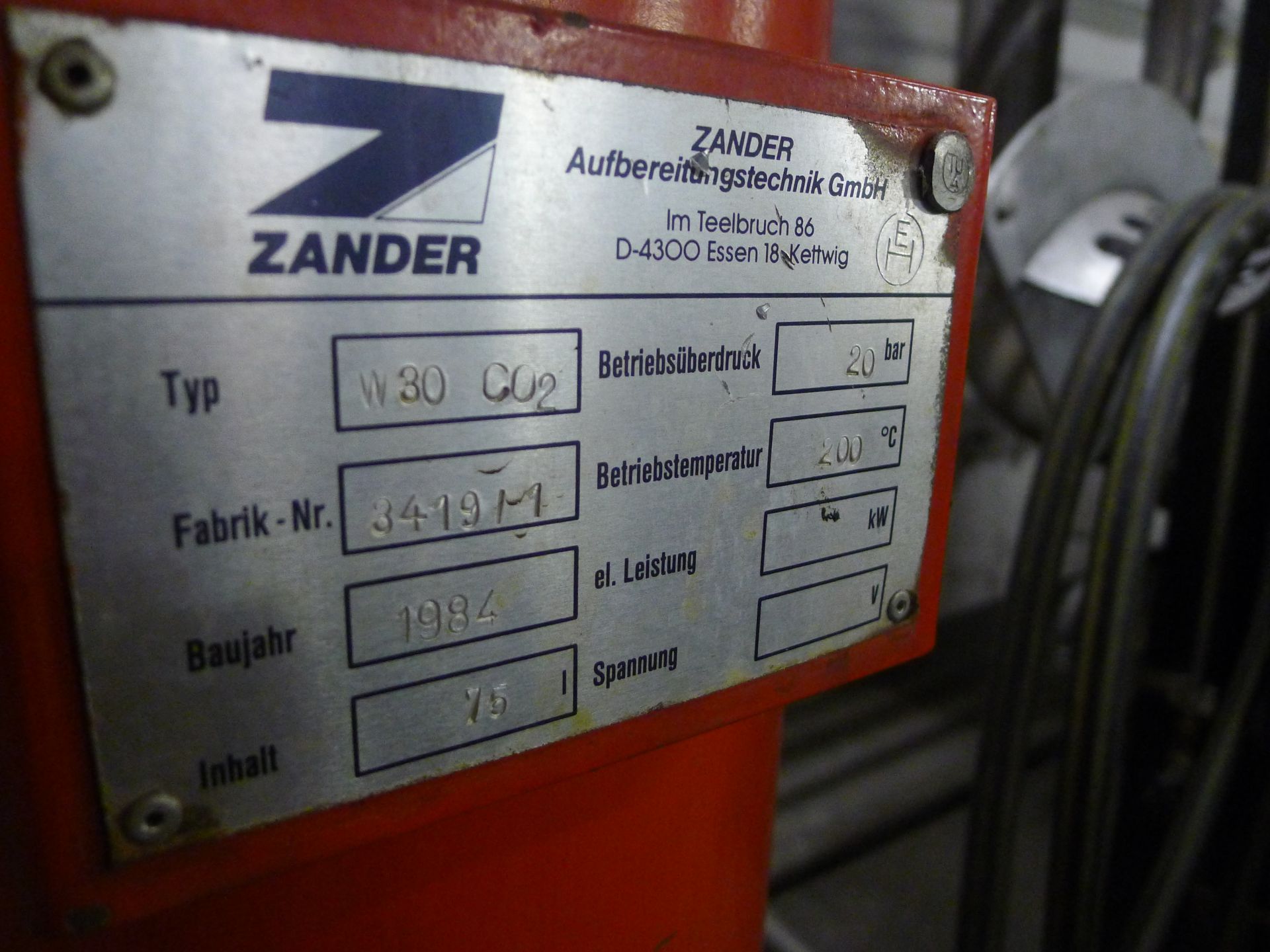 Zander W30 Twin Tank Absorbtion System (Dismantling and Loading Fee: €125) - Image 2 of 2